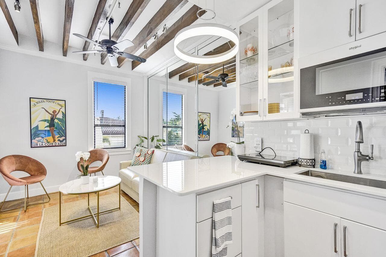 Condominium in Palm Beach — photo 4 of 35