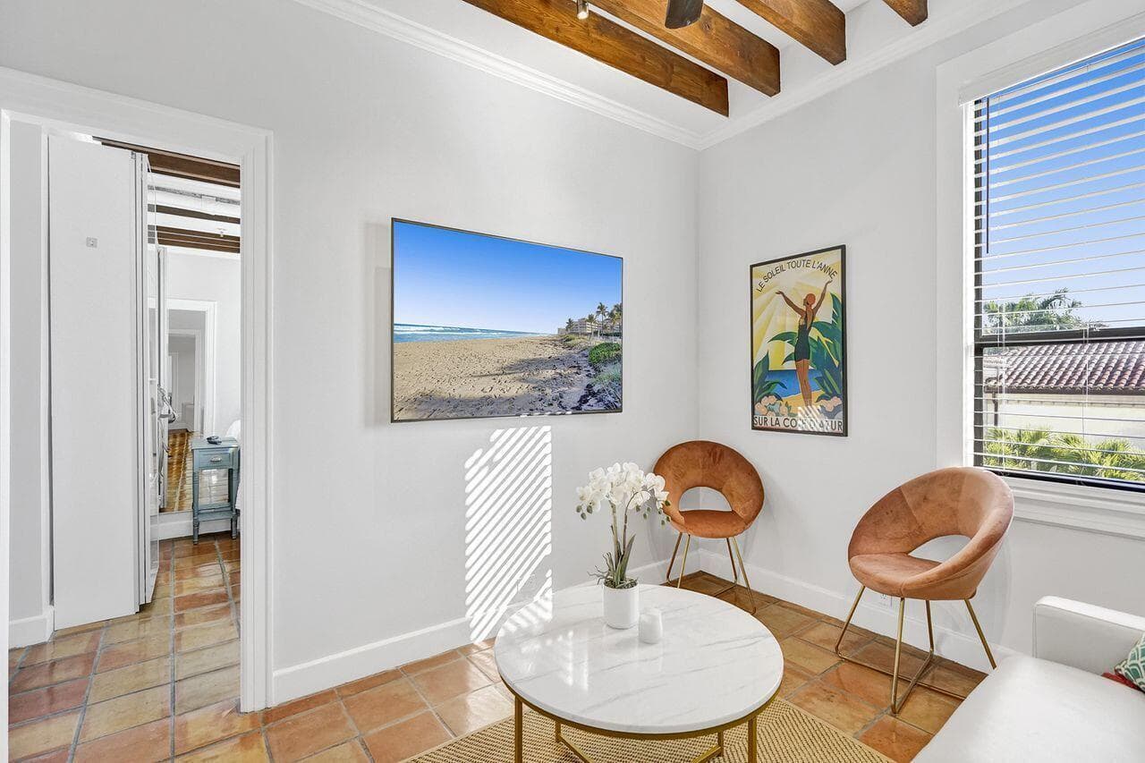 Condominium in Palm Beach — photo 12 of 35