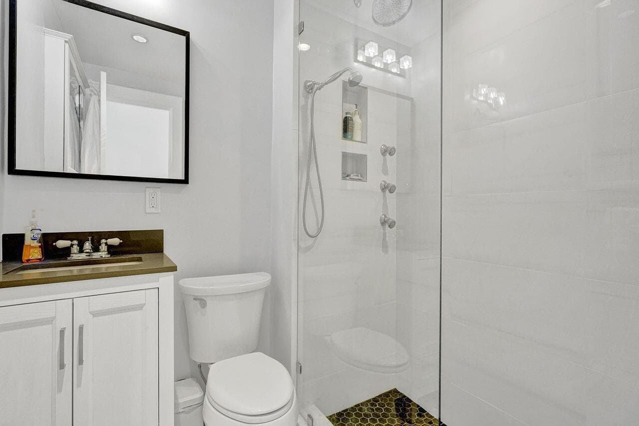 Condominium in Palm Beach — photo 14 of 35