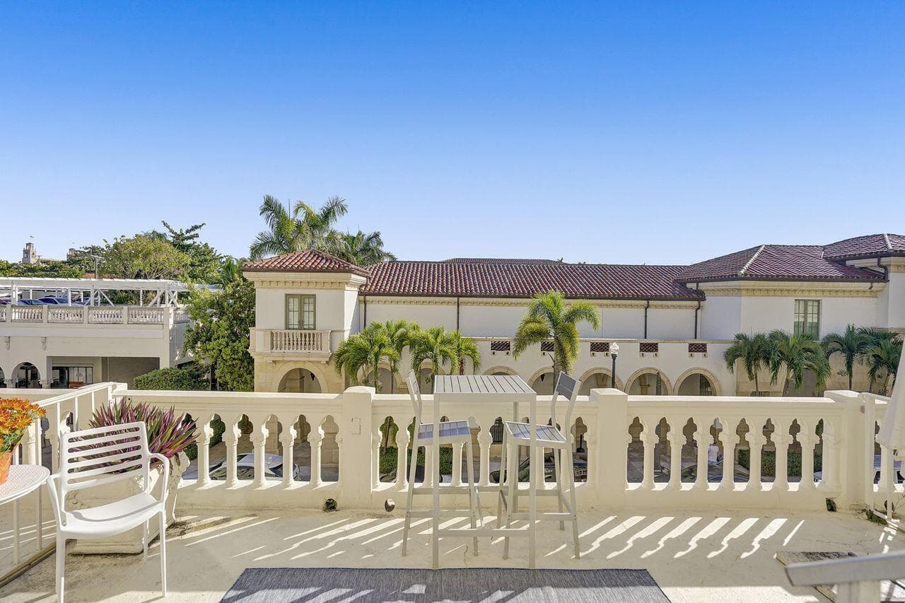 Condominium in Palm Beach — photo 21 of 35
