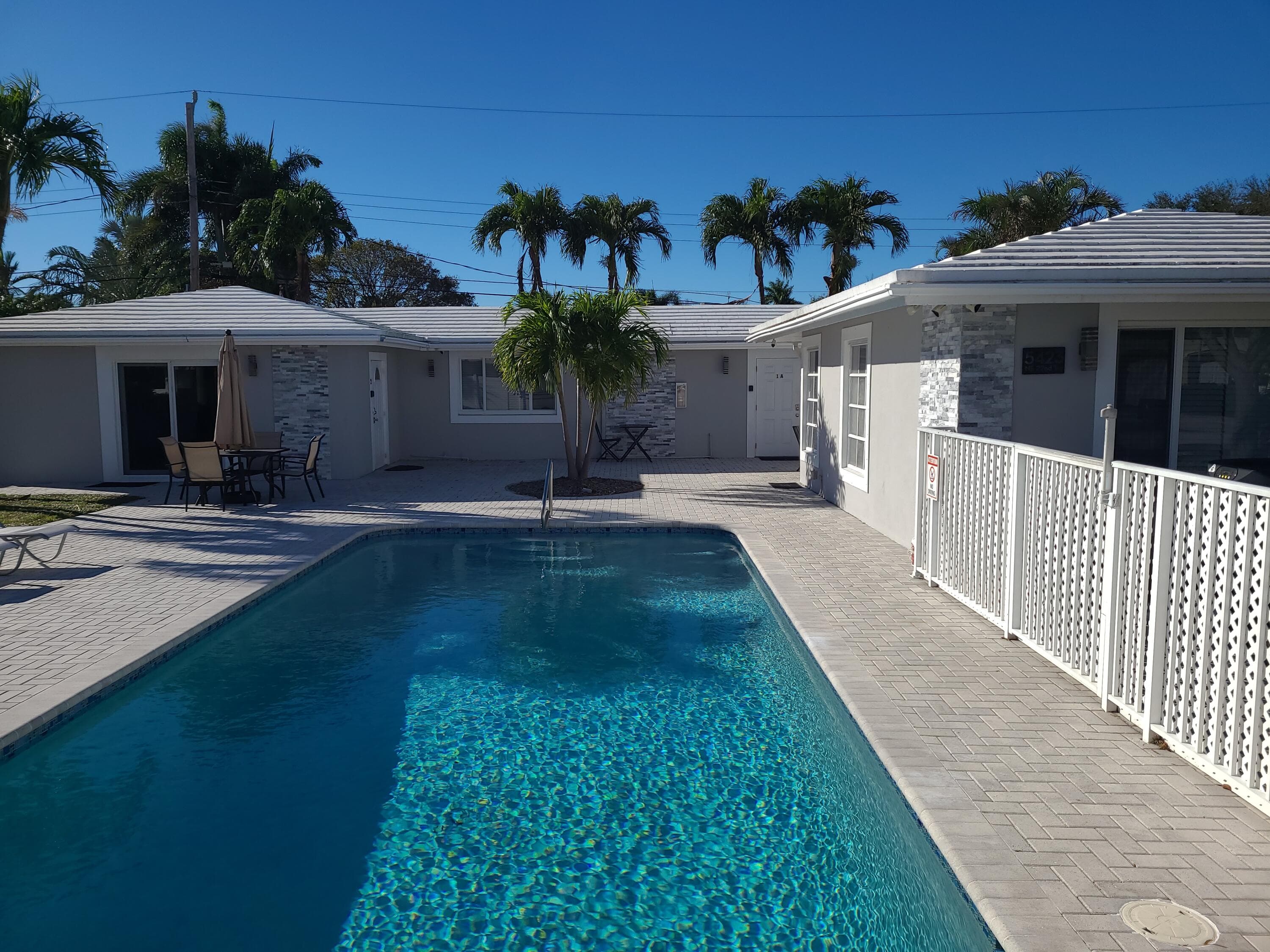 5423 NE 22nd Terrace, Fort Lauderdale, FL 33308 — photo 2 of 17