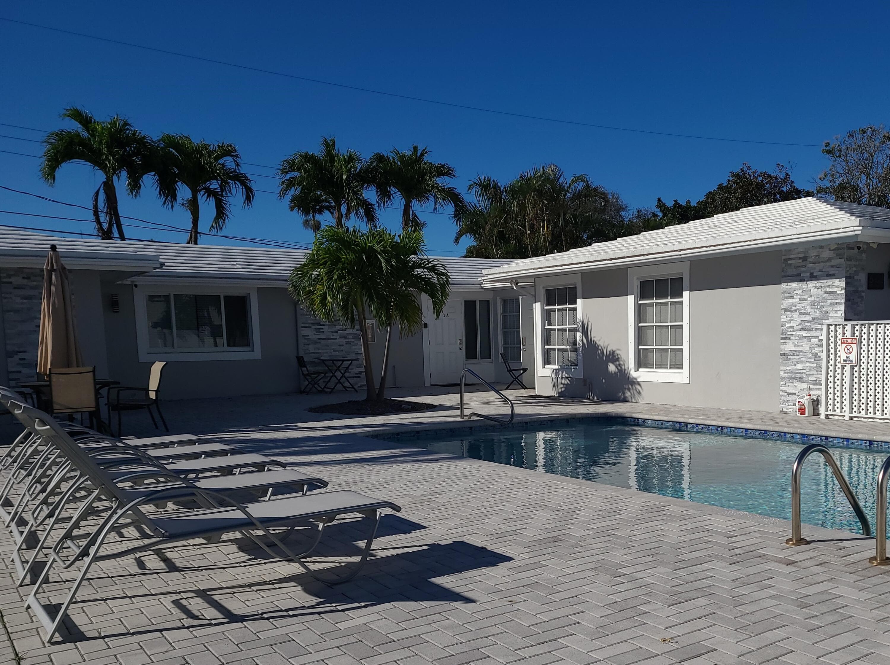 5423 NE 22nd Terrace, Fort Lauderdale, FL 33308 — photo 3 of 17