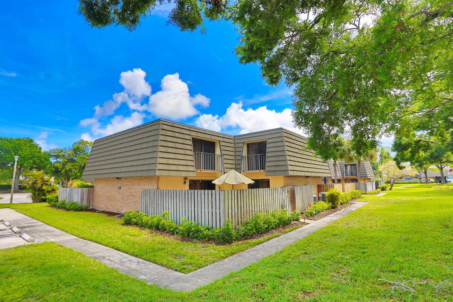 325 3rd Way, West Palm Beach, FL 33407 — photo 3 of 36
