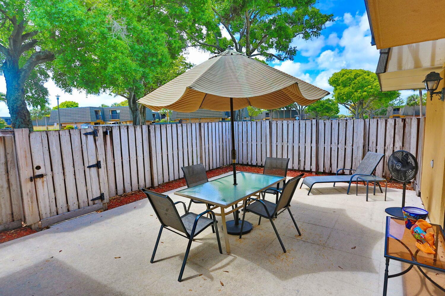 325 3rd Way, West Palm Beach, FL 33407 — photo 7 of 36