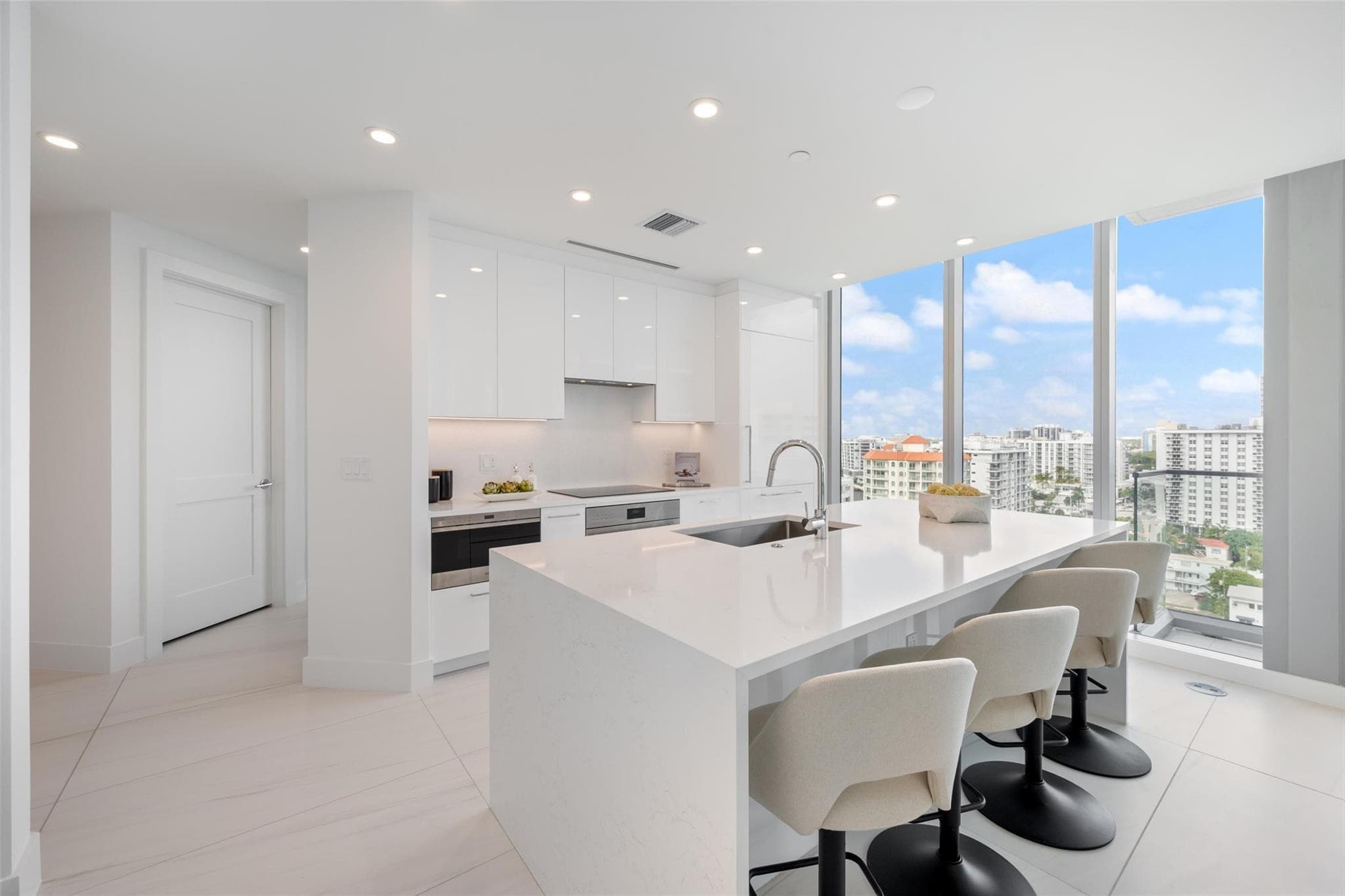 153 N Seabreeze Boulevard Unit 1105s, Fort Lauderdale, FL 33304 — photo 6 of 82
