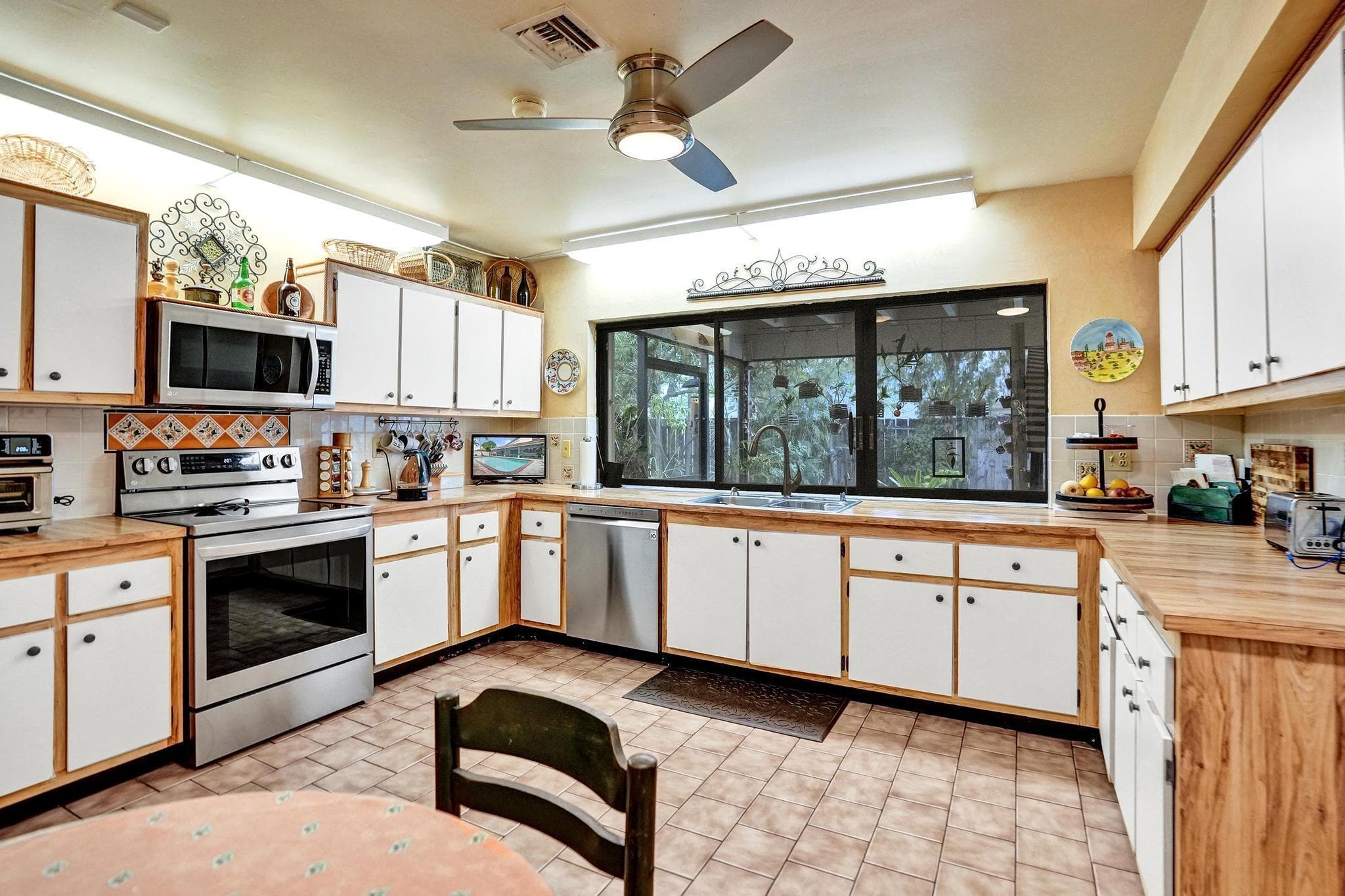 7418 NW 49th Street, Lauderhill, FL 33319 — photo 12 of 35