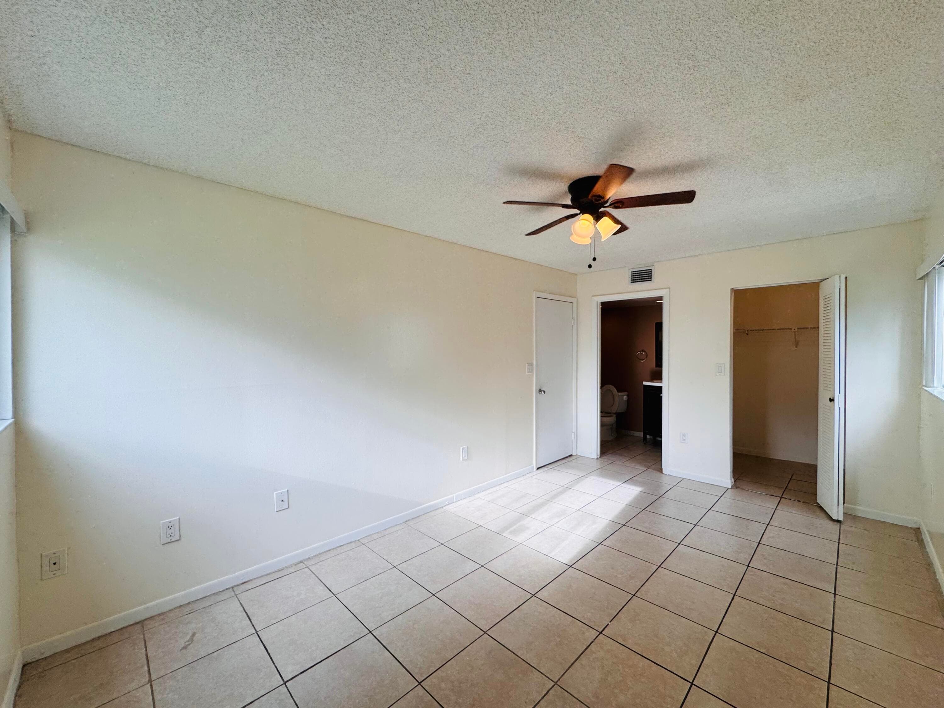 20681 NE 4th Place 105, Miami, FL 33179 — photo 2 of 19