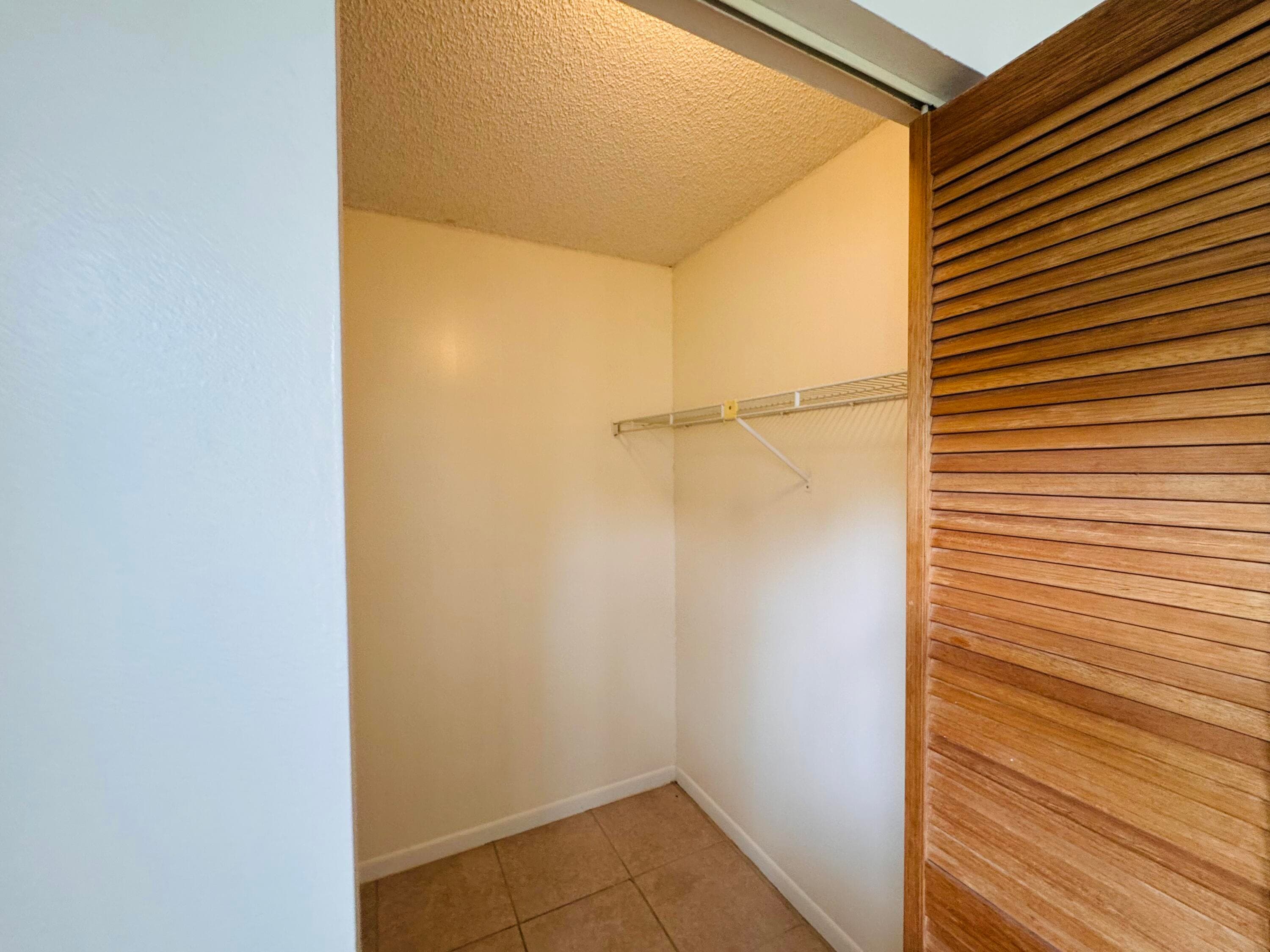 20681 NE 4th Place 105, Miami, FL 33179 — photo 16 of 19