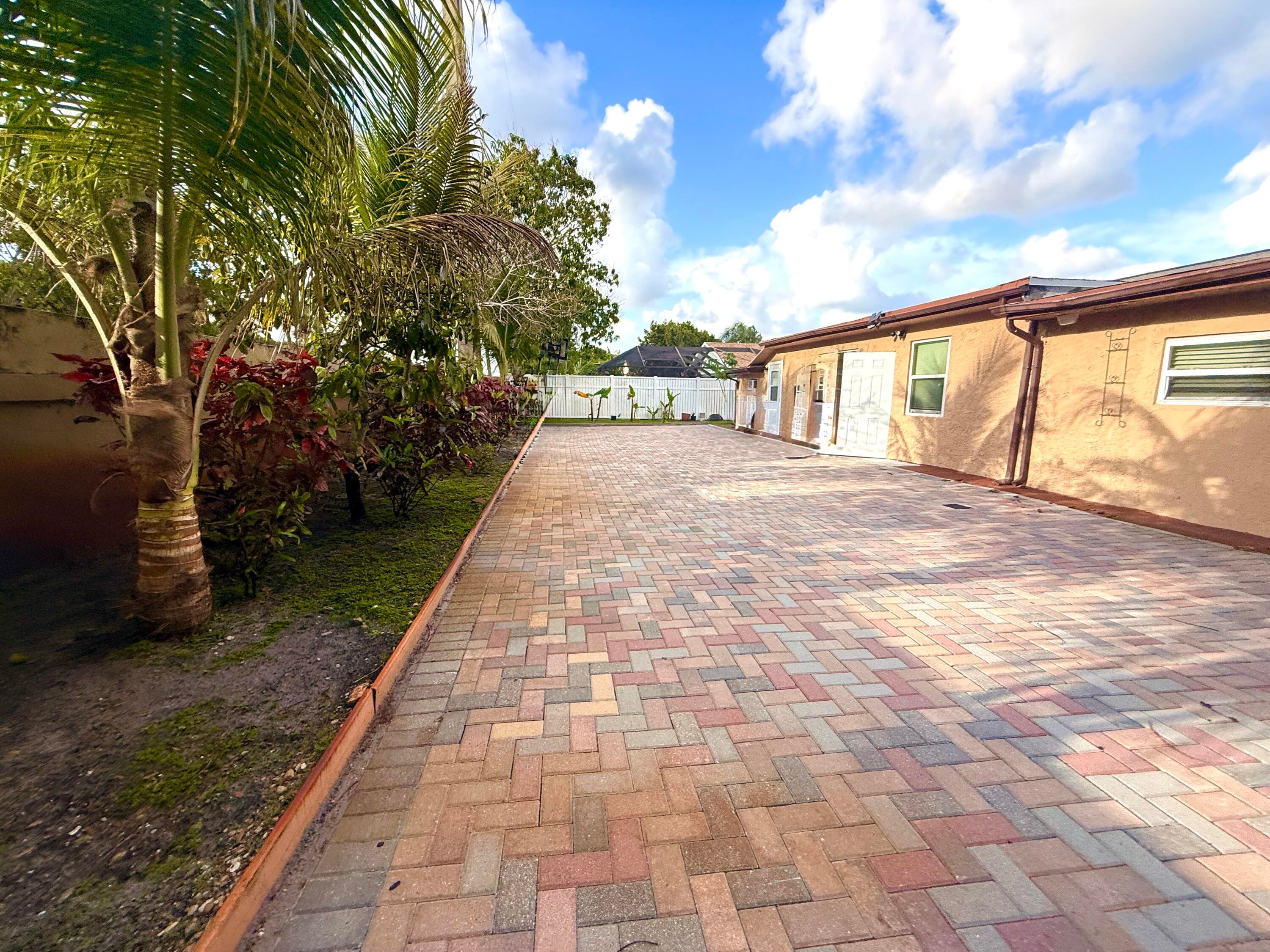 5279 W Woodstone Cir Circle W, Lake Worth, FL 33463 — photo 4 of 89