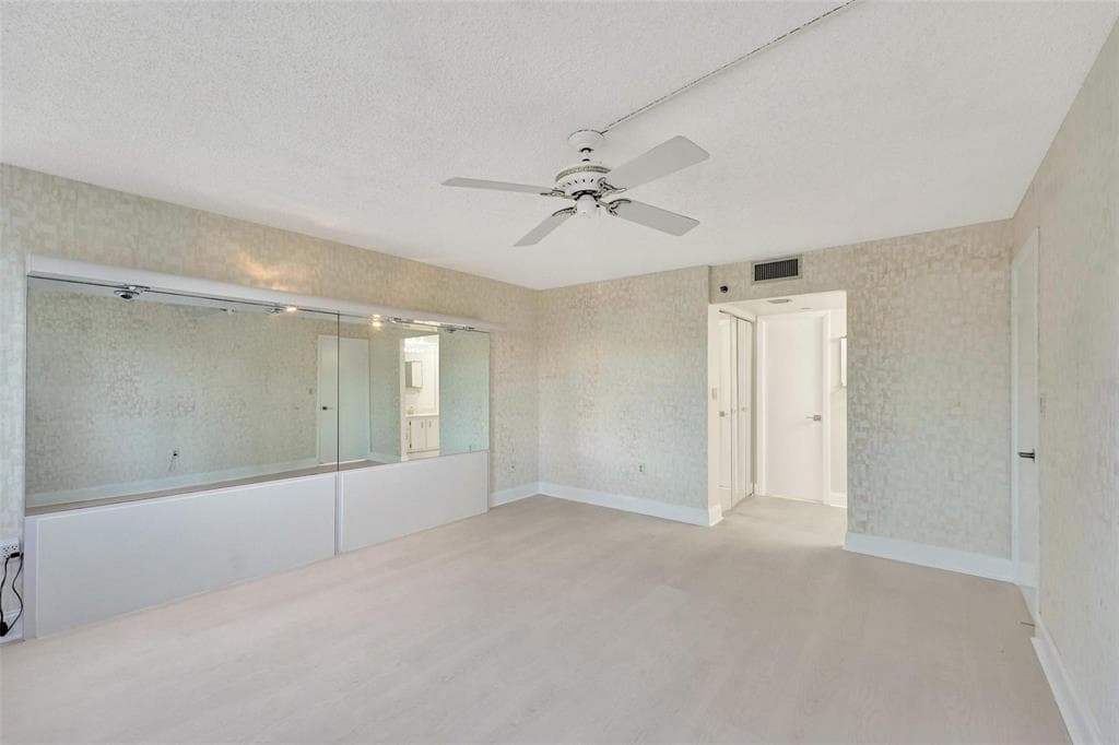 1000 Saint Charles Place 305, Pembroke Pines, FL 33026 — photo 9 of 34