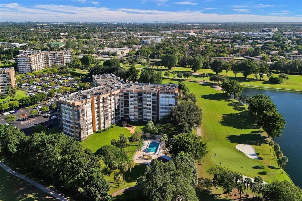 1000 Saint Charles Place 305, Pembroke Pines, FL 33026 — photo 26 of 34
