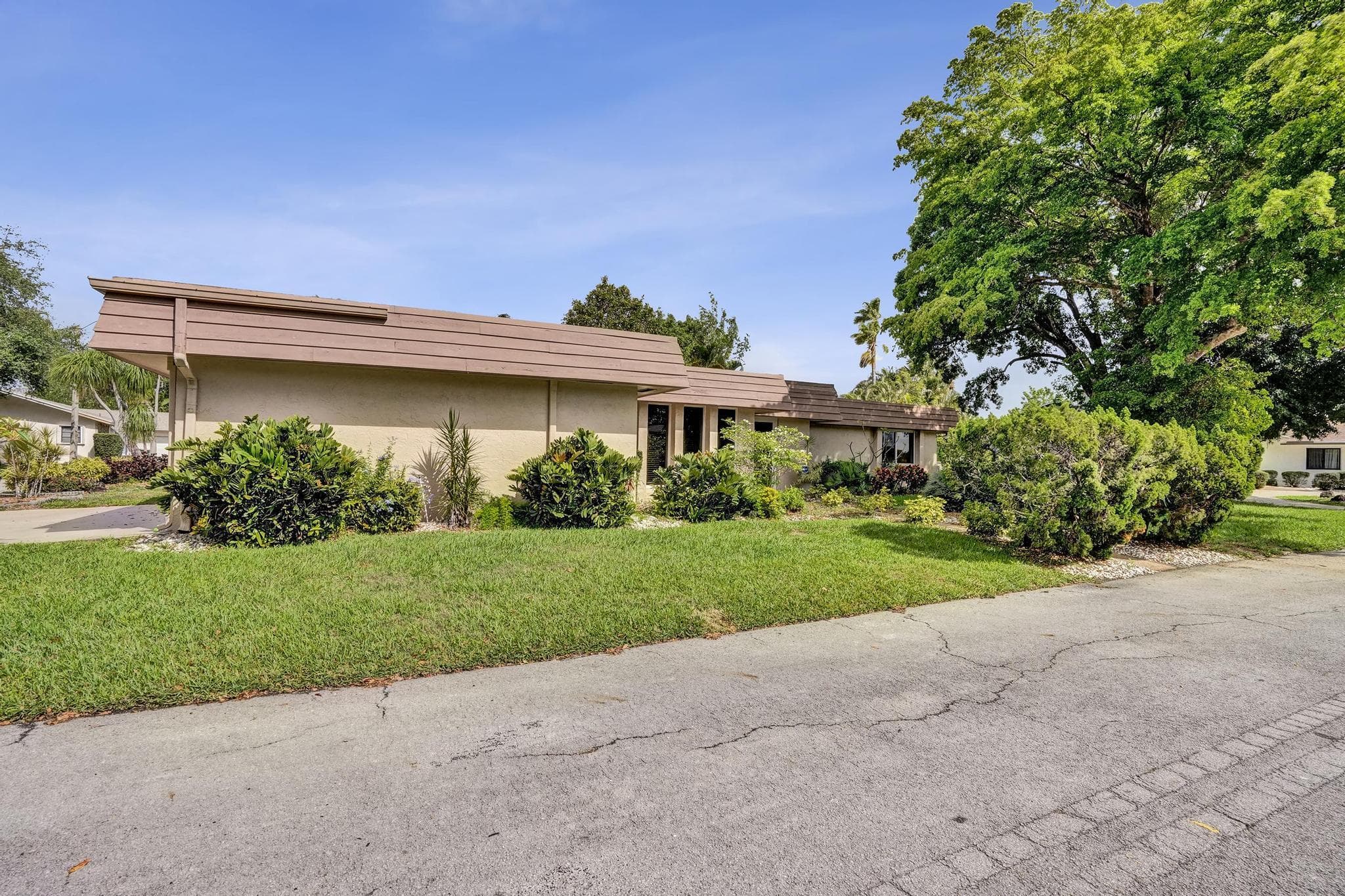 6207 Jacaranda Circle, Tamarac, FL 33319 — photo 3 of 37