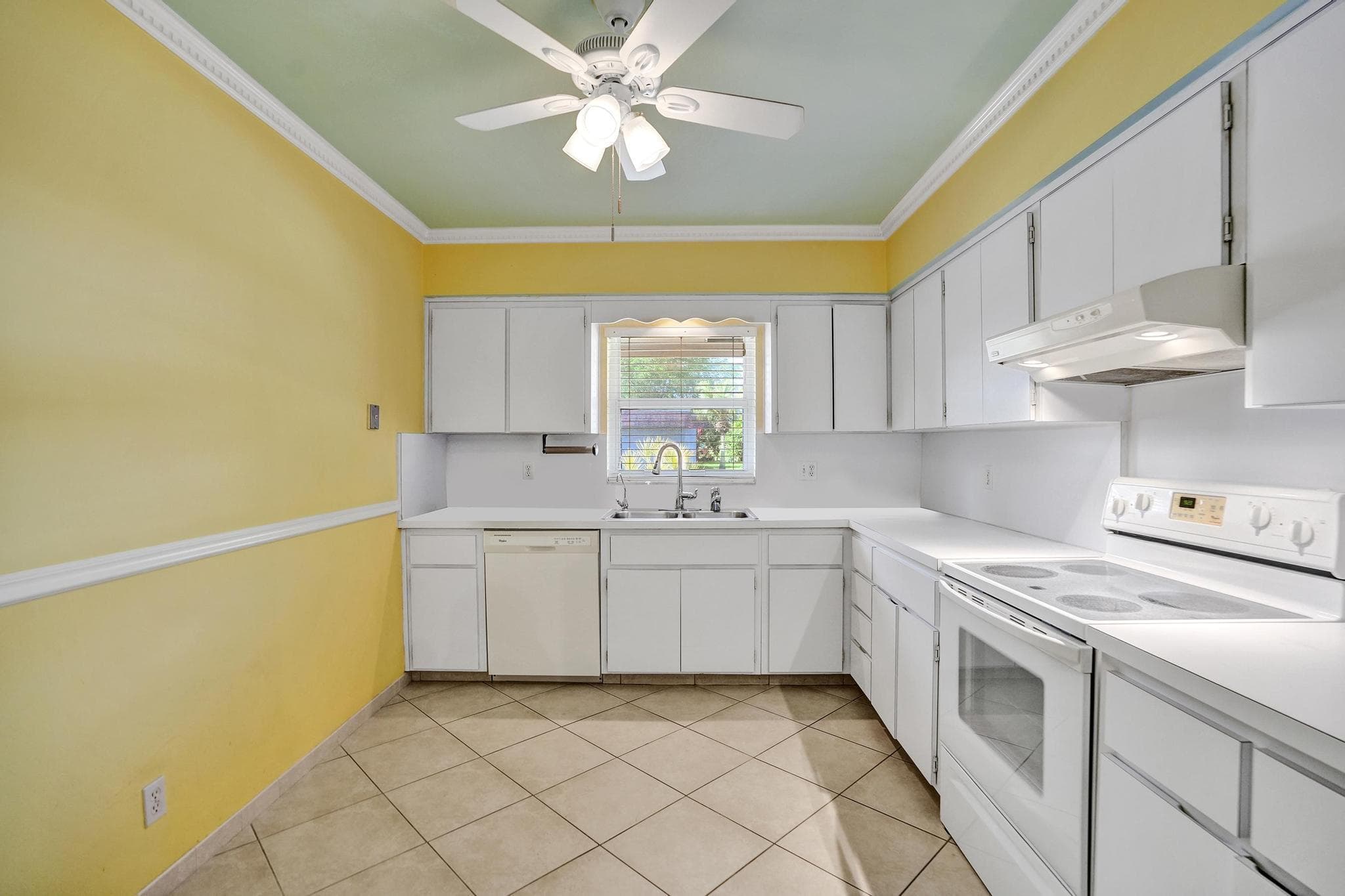 6207 Jacaranda Circle, Tamarac, FL 33319 — photo 12 of 37
