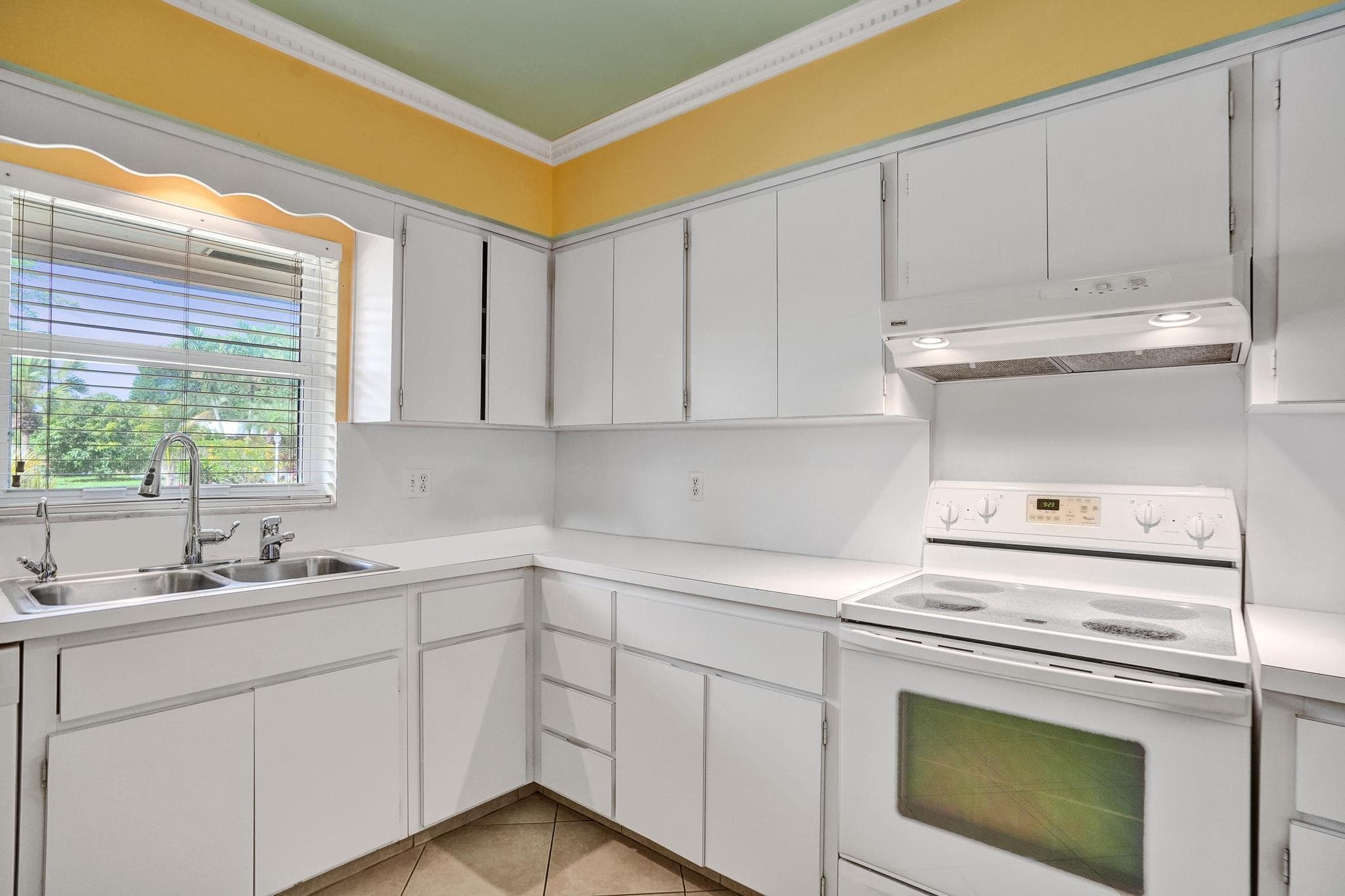 6207 Jacaranda Circle, Tamarac, FL 33319 — photo 13 of 37