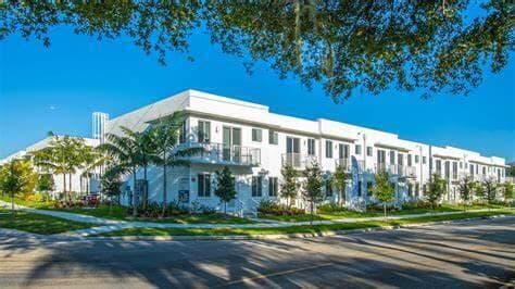 2651 NE 212th Terrace 107, Miami, FL 33180 — photo 1 of 8