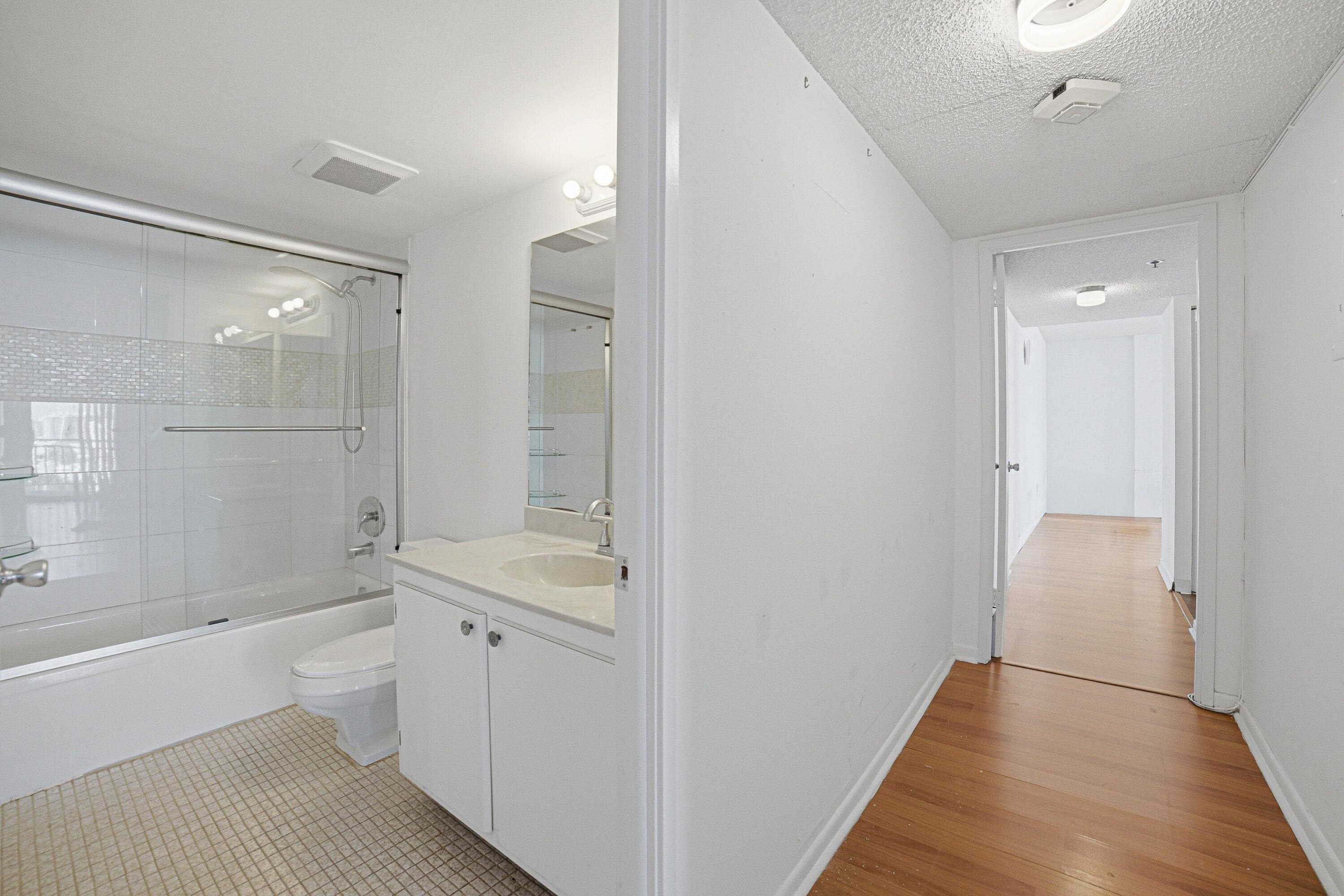 210 174th Street 1110, Sunny Isles Beach, FL 33160 — photo 20 of 39