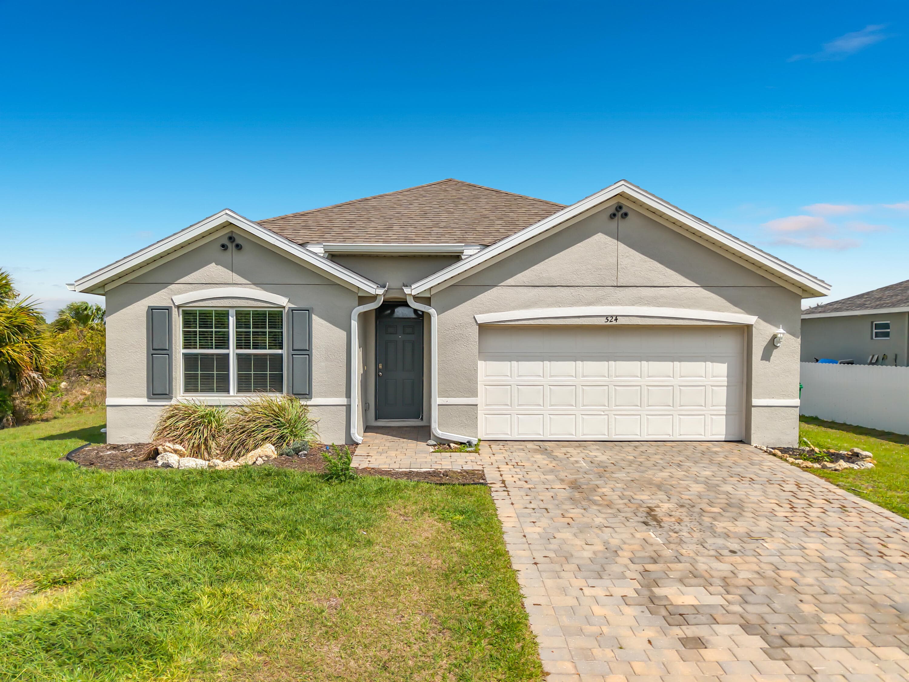 524 W Glendale Avenue, LaBelle, FL 33935 — photo 1 of 25