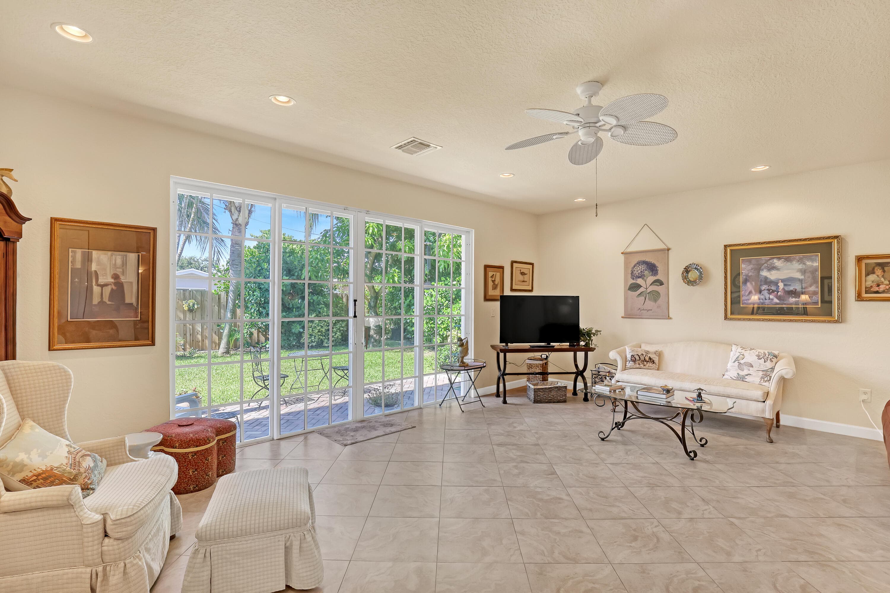 2560 NE 11th Street, Pompano Beach, FL 33062 — photo 4 of 18