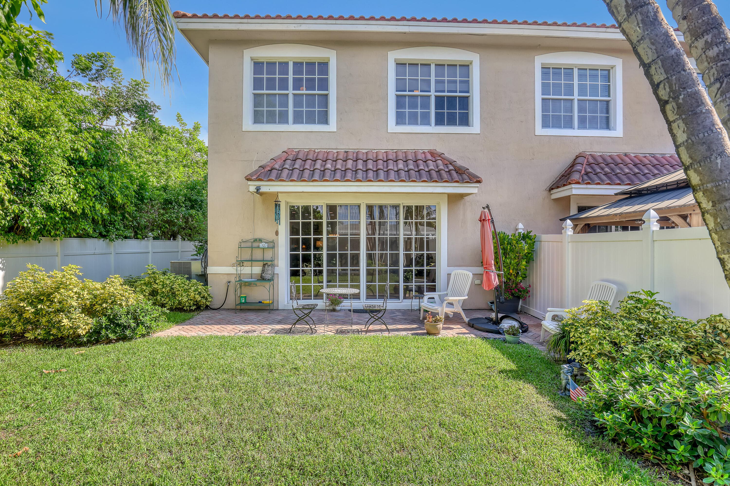 2560 NE 11th Street, Pompano Beach, FL 33062 — photo 14 of 18