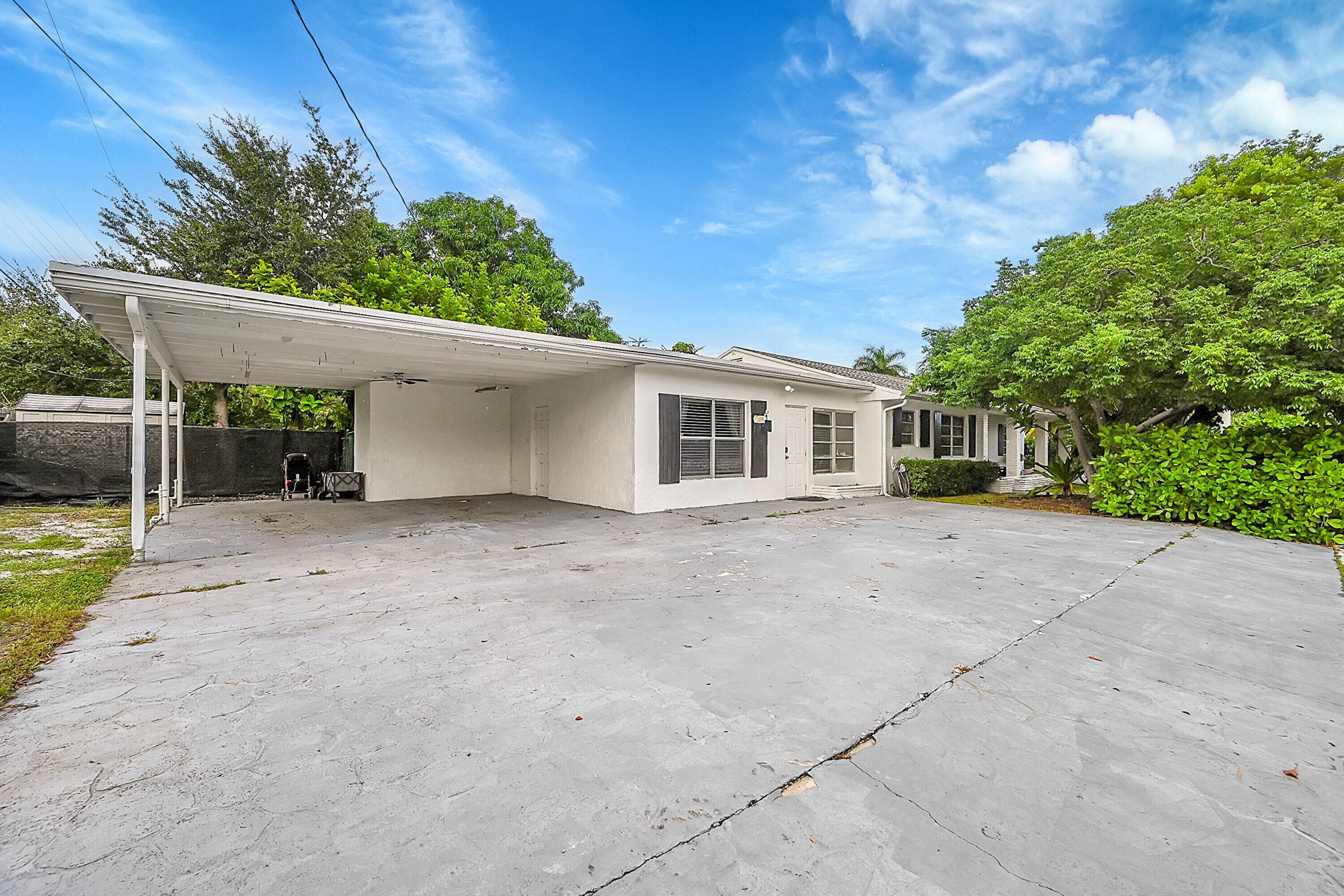 1331 S Palmway, Lake Worth Beach, FL 33460 — photo 2 of 28