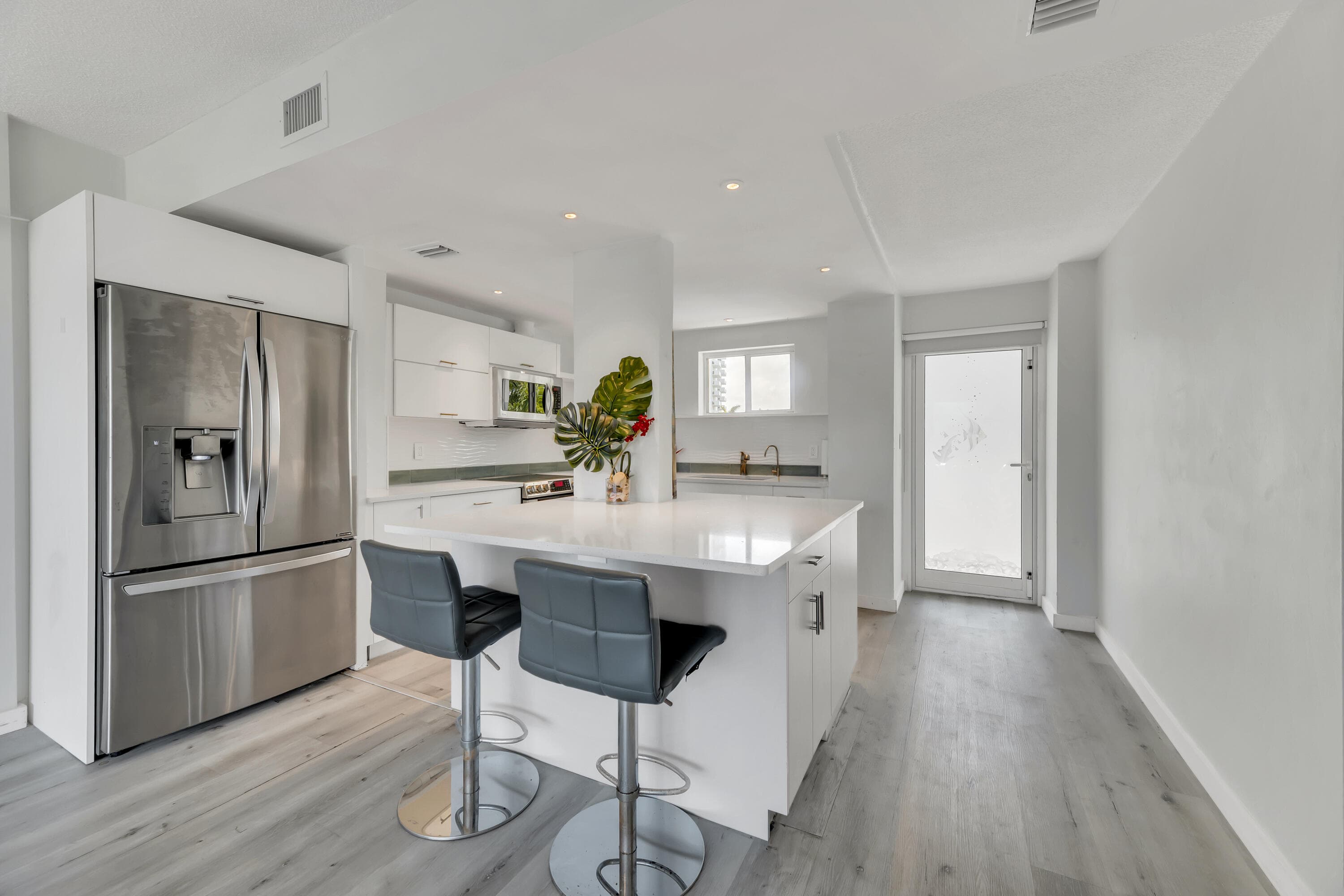 2840 N Ocean Boulevard 308, Fort Lauderdale, FL 33308 — photo 5 of 21