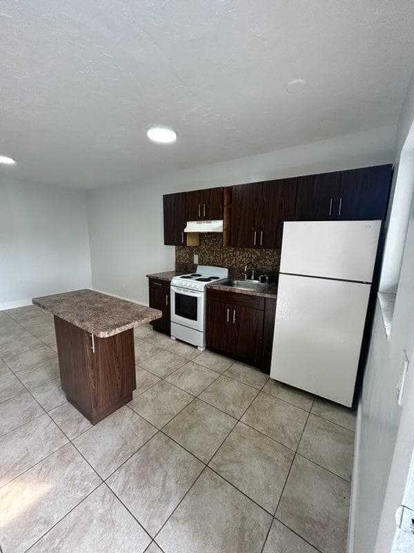 18257 NW 23rd Avenue 1, Miami Gardens, FL 33056 — photo 5 of 11