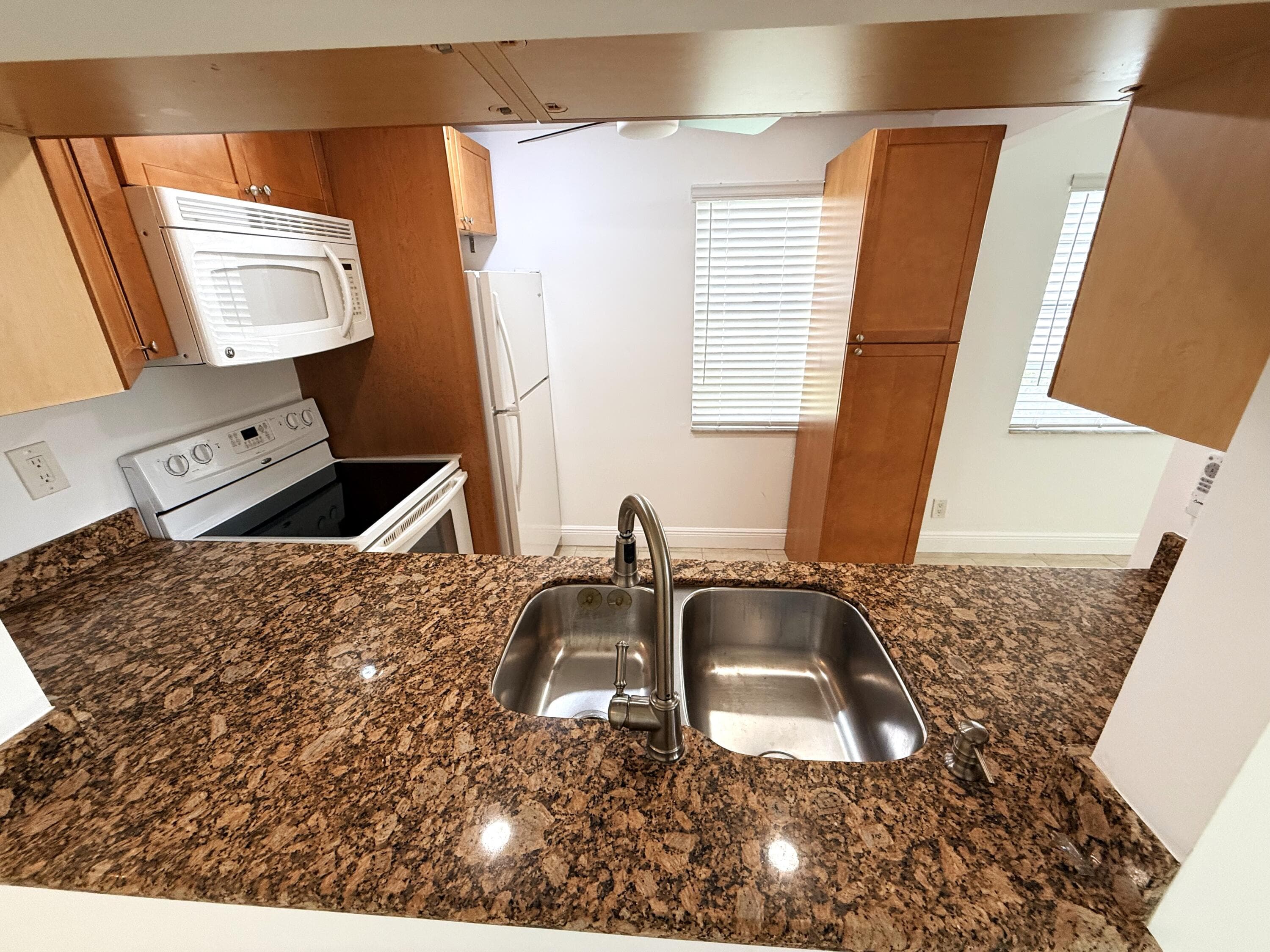 586 Normandy M 586, Delray Beach, FL 33484 — photo 5 of 24