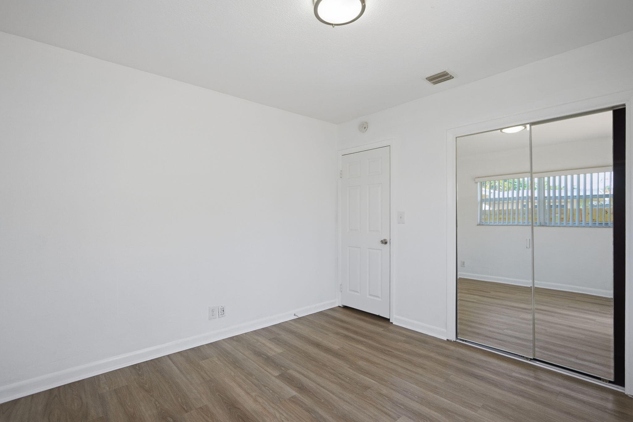 4630 NE 3rd Terrace, Oakland Park, FL 33334 — photo 18 of 25