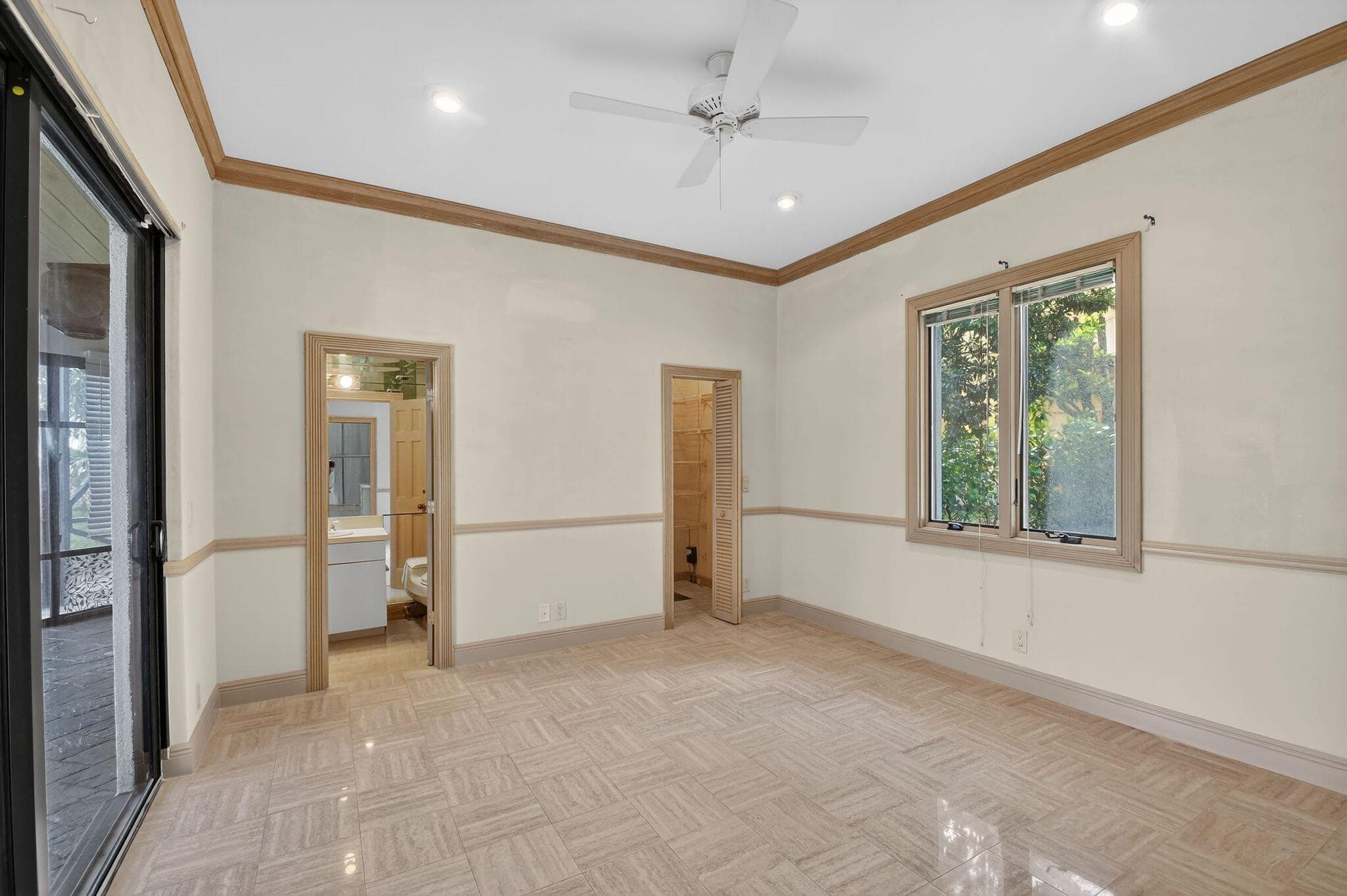 2410 Embassy Drive, West Palm Beach, FL 33401 — photo 28 of 42