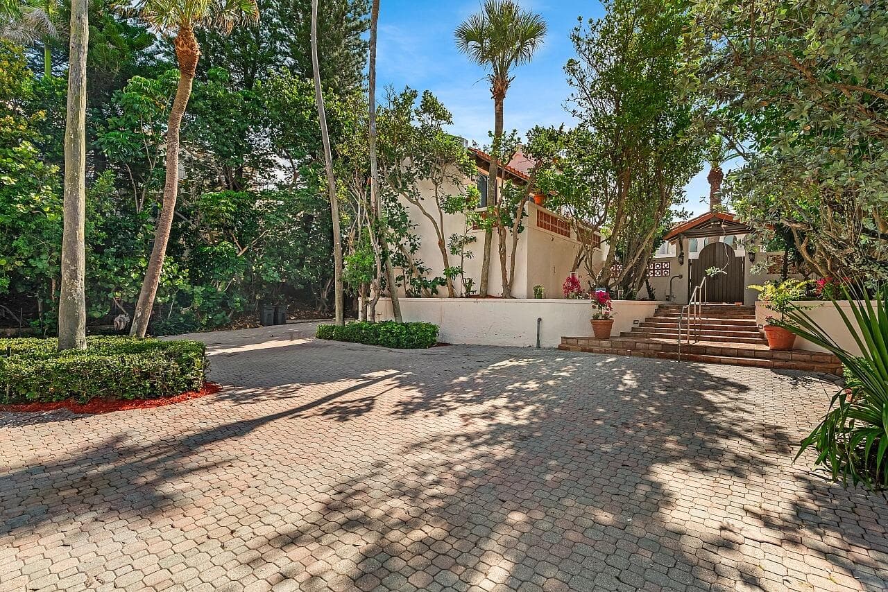 1 Ocean Lane, Manalapan, FL 33462 — photo 13 of 103