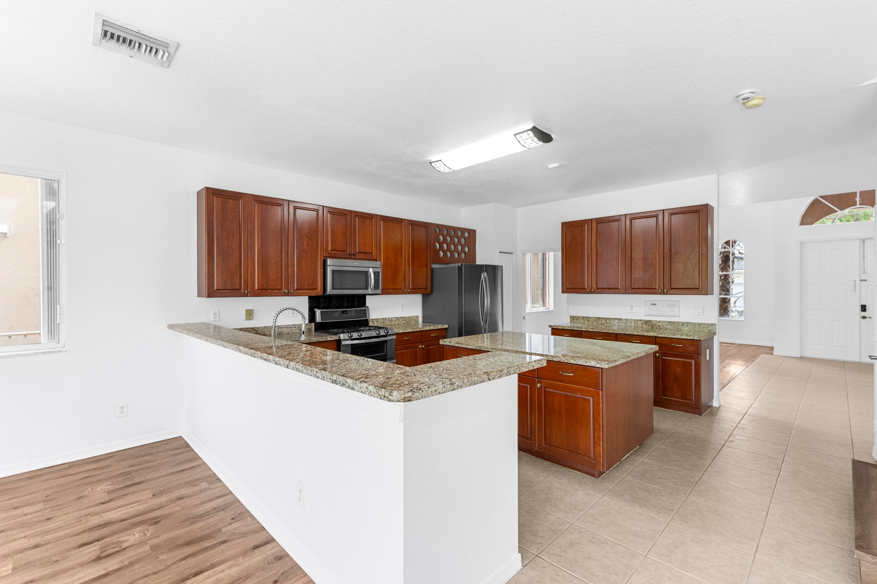 19389 SW 64th Street, Pembroke Pines, FL 33332 — photo 6 of 82