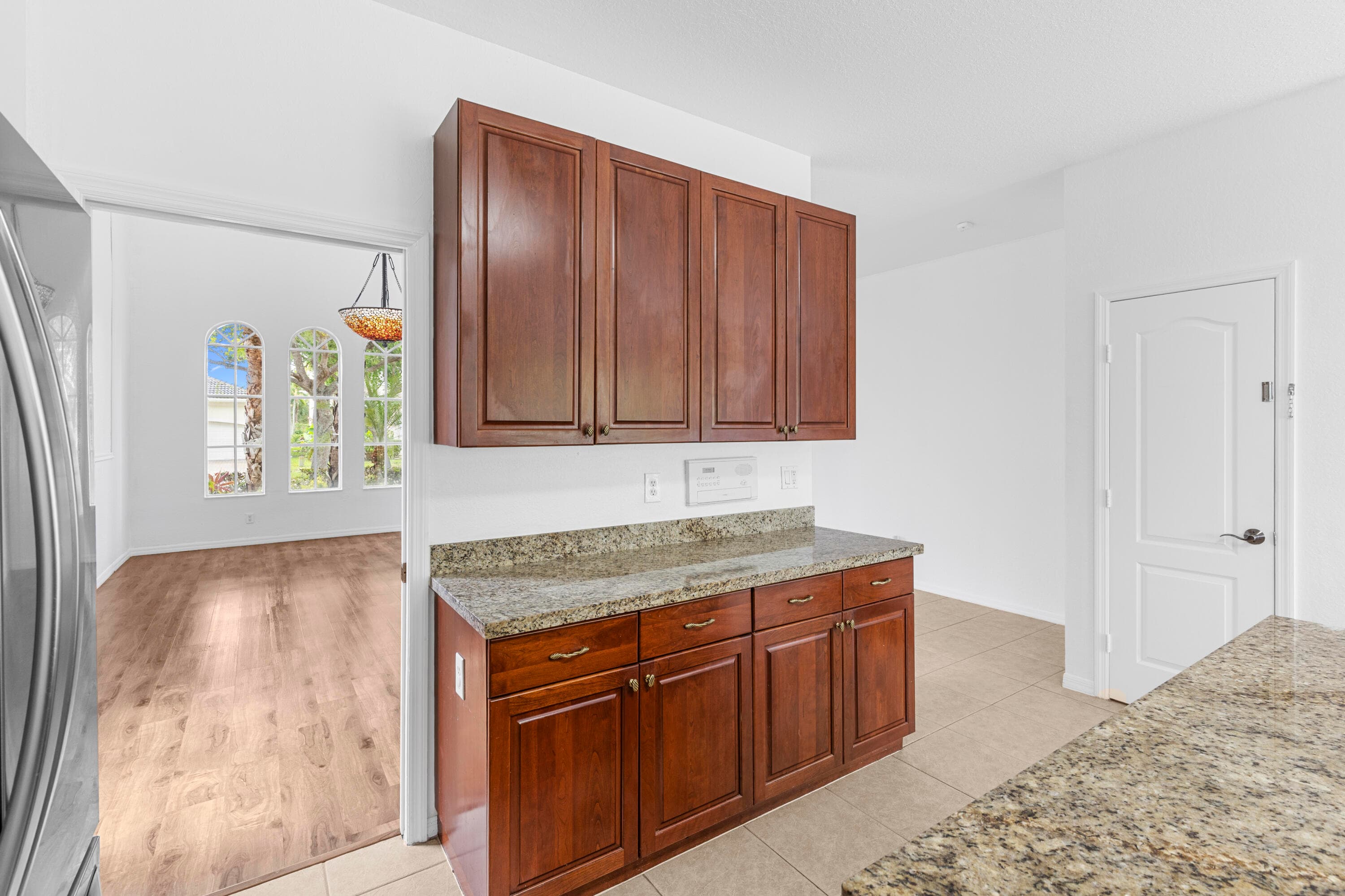 19389 SW 64th Street, Pembroke Pines, FL 33332 — photo 9 of 82