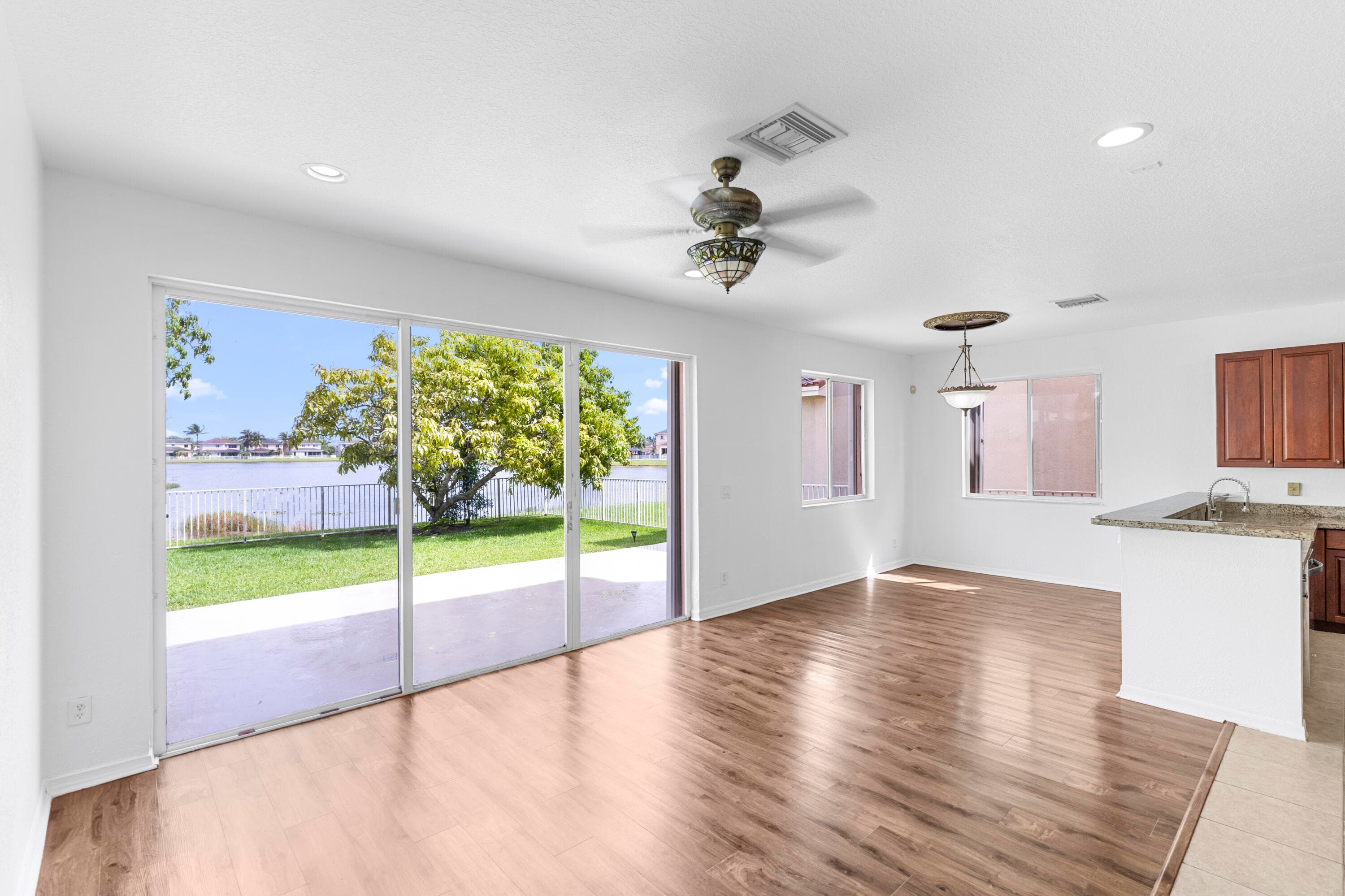 19389 SW 64th Street, Pembroke Pines, FL 33332 — photo 12 of 82