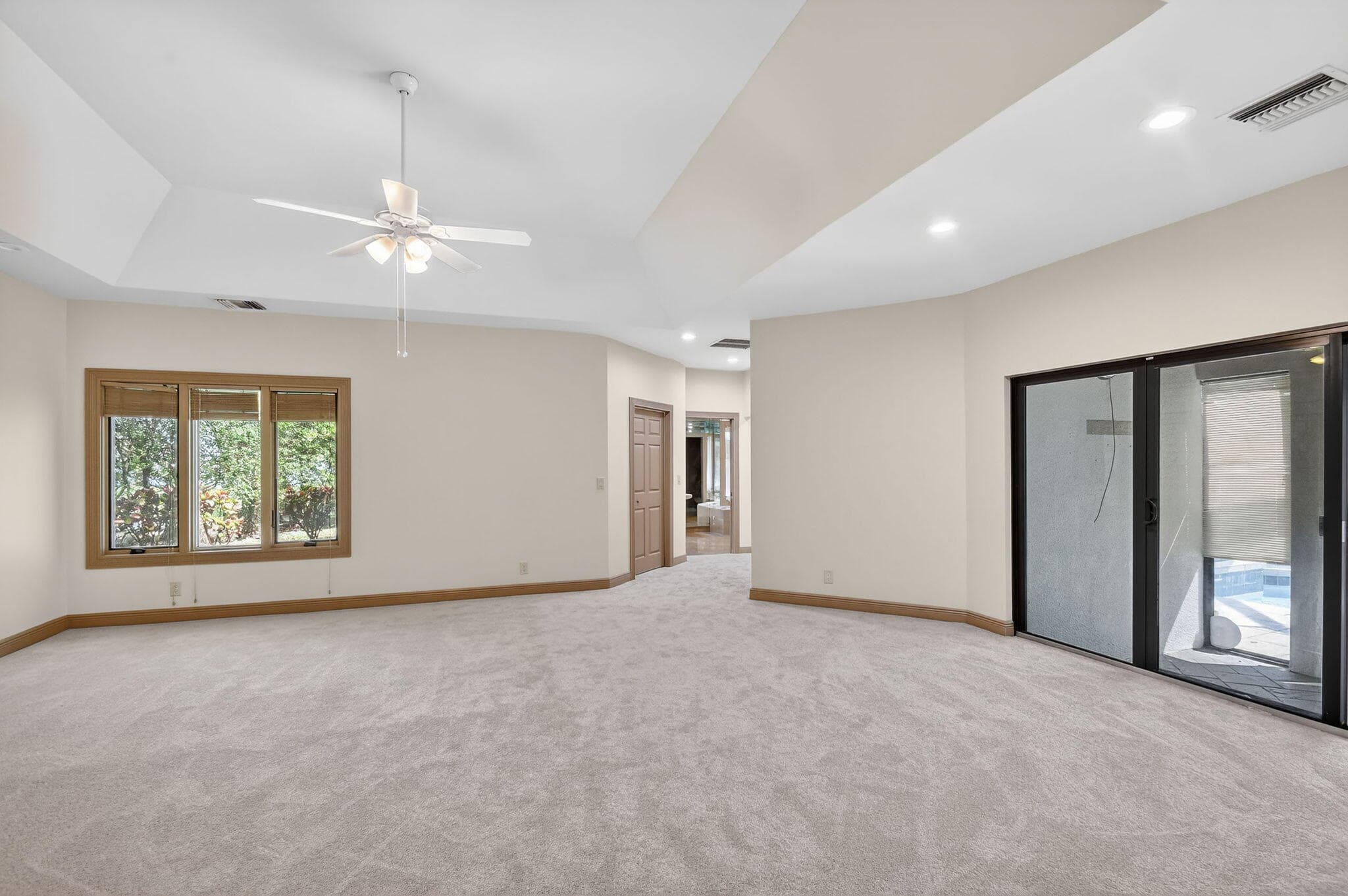 2410 Embassy Drive, West Palm Beach, FL 33401 — photo 22 of 42