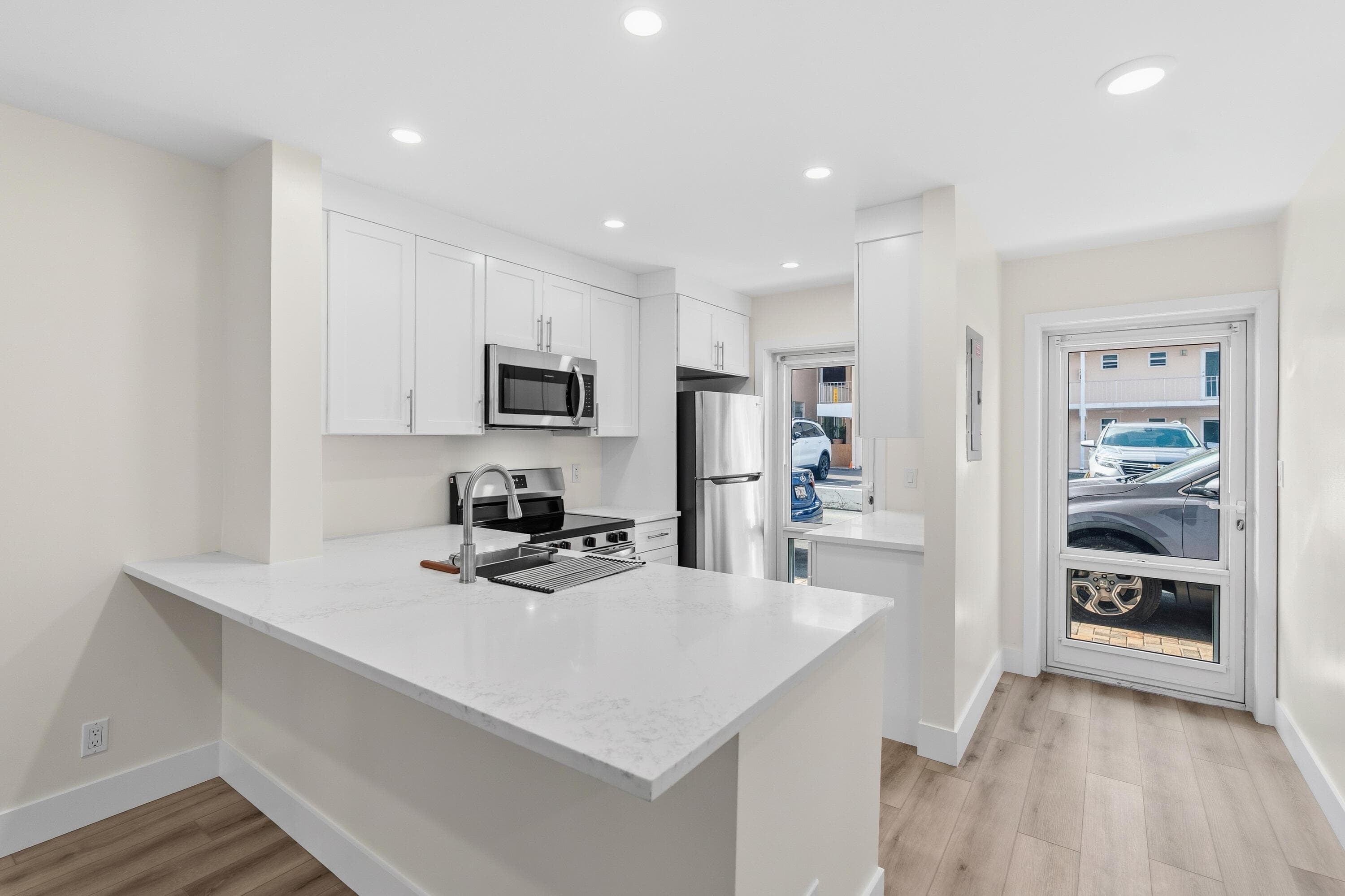 1461 S Ocean Boulevard 106, Lauderdale-By-The-Sea, FL 33062 — photo 30 of 86