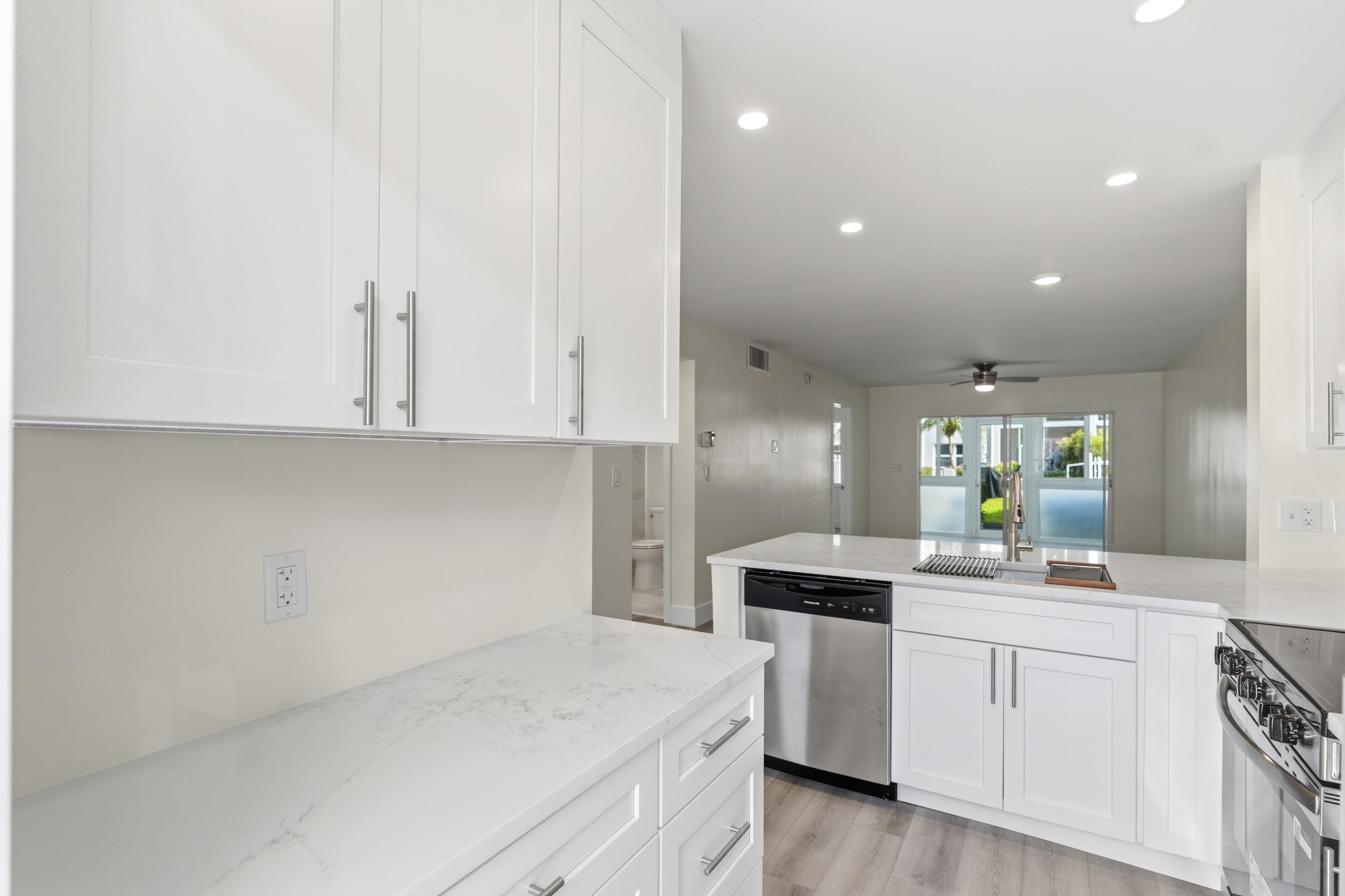 1461 S Ocean Boulevard 106, Lauderdale-By-The-Sea, FL 33062 — photo 36 of 86