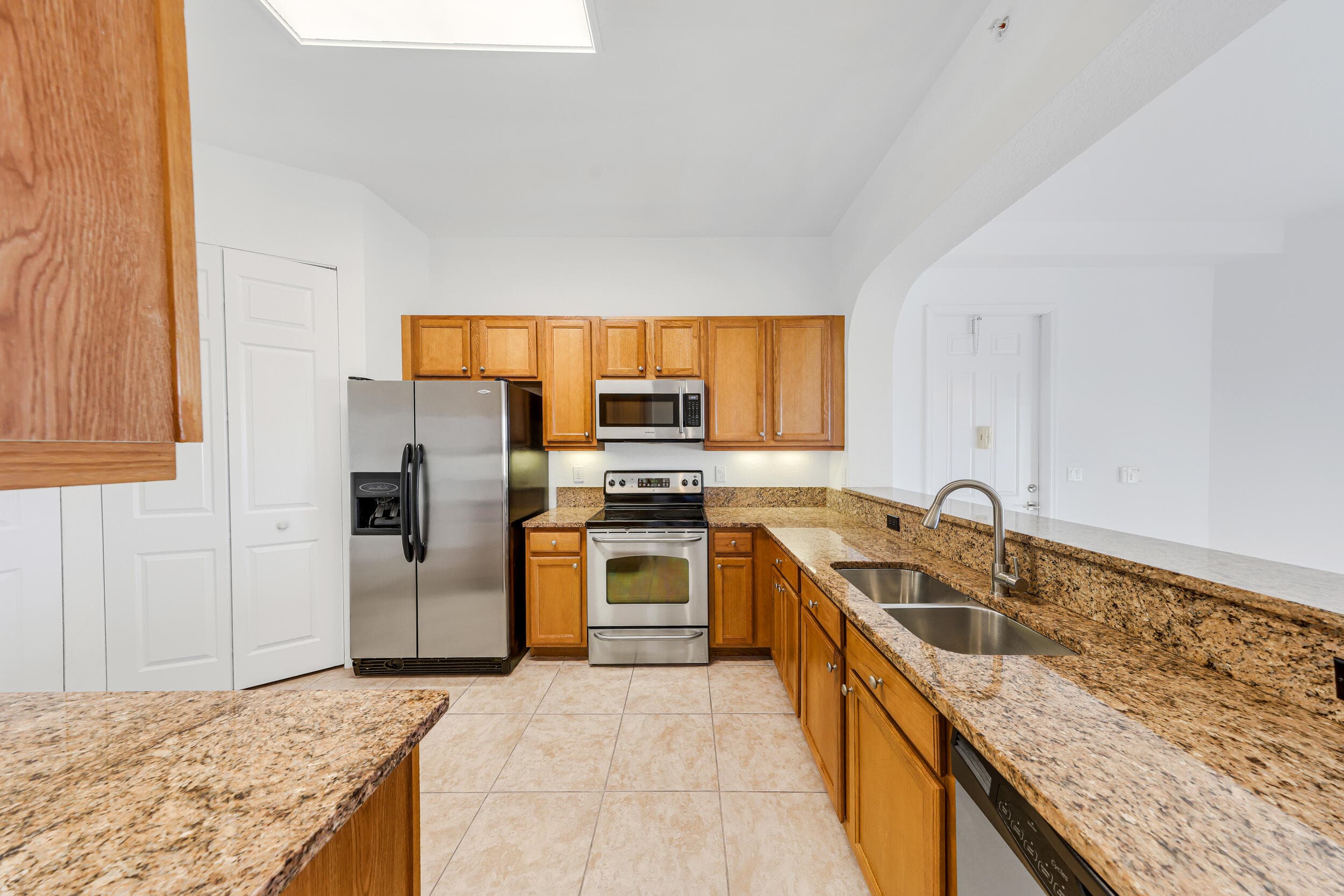 3600 Oaks Clubhouse Drive 501, Pompano Beach, FL 33069 — photo 2 of 28