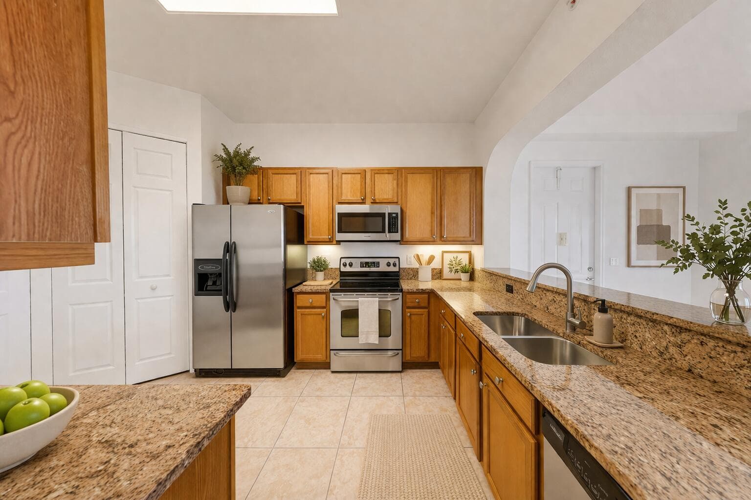 3600 Oaks Clubhouse Drive 501, Pompano Beach, FL 33069 — photo 1 of 28