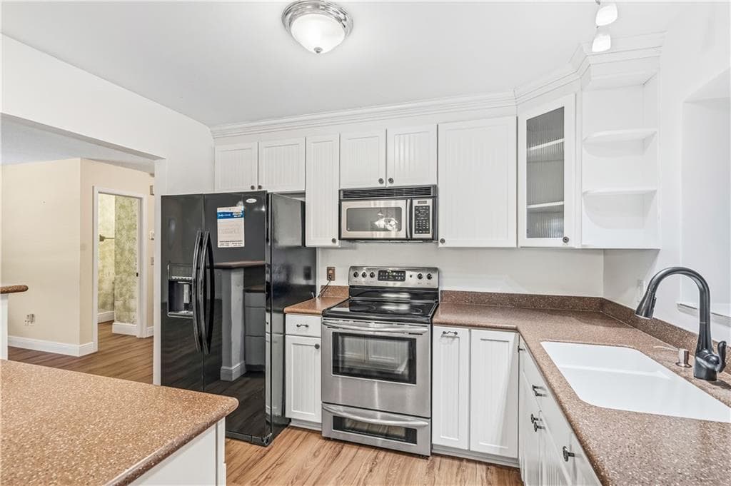 1202 SE Madison Avenue, Stuart, FL 34996 — photo 11 of 31