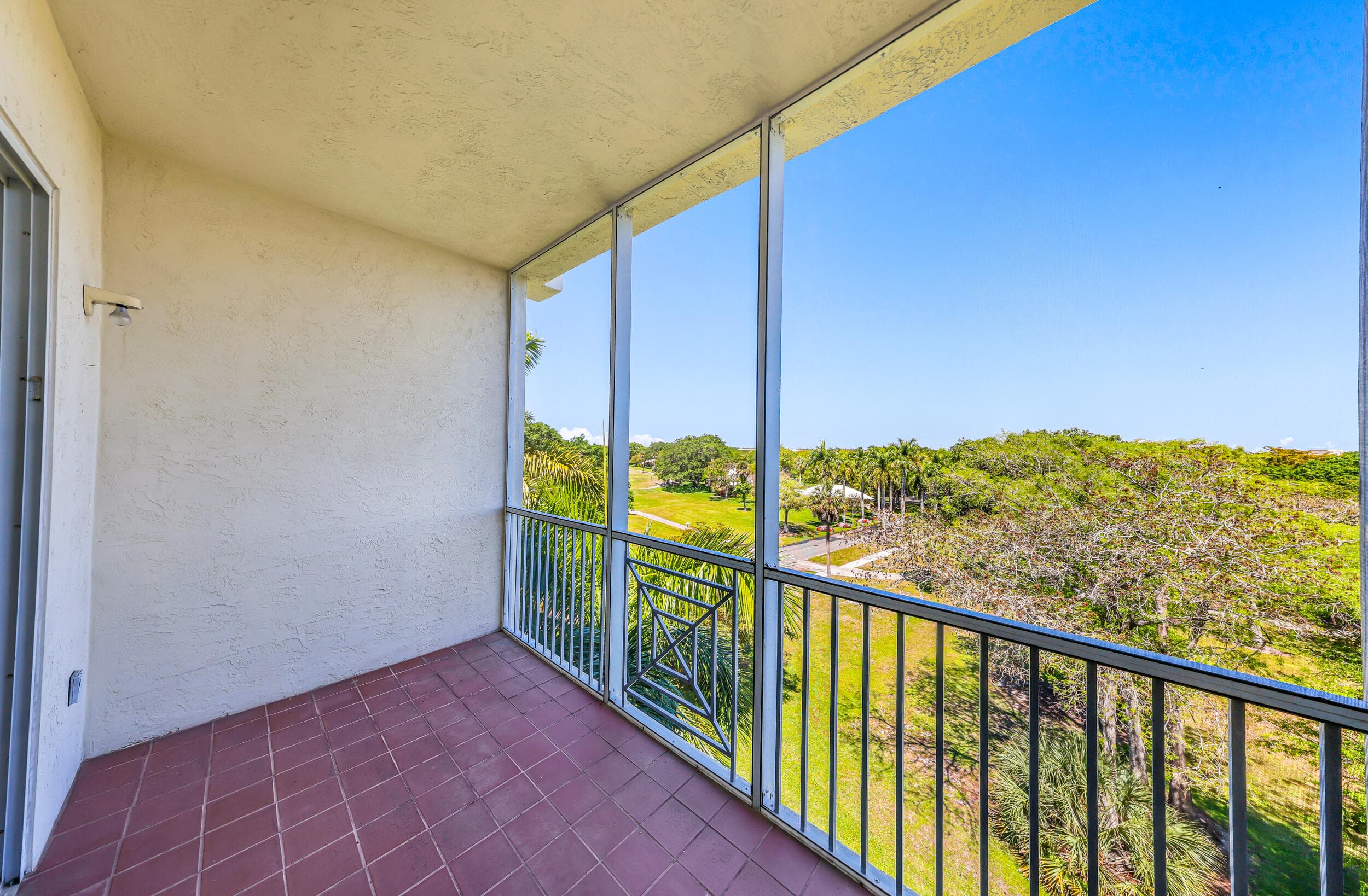 3600 Oaks Clubhouse Drive 501, Pompano Beach, FL 33069 — photo 21 of 28