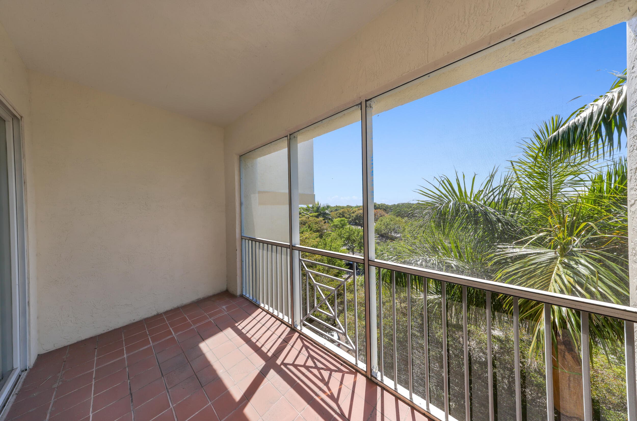 3600 Oaks Clubhouse Drive 501, Pompano Beach, FL 33069 — photo 23 of 28
