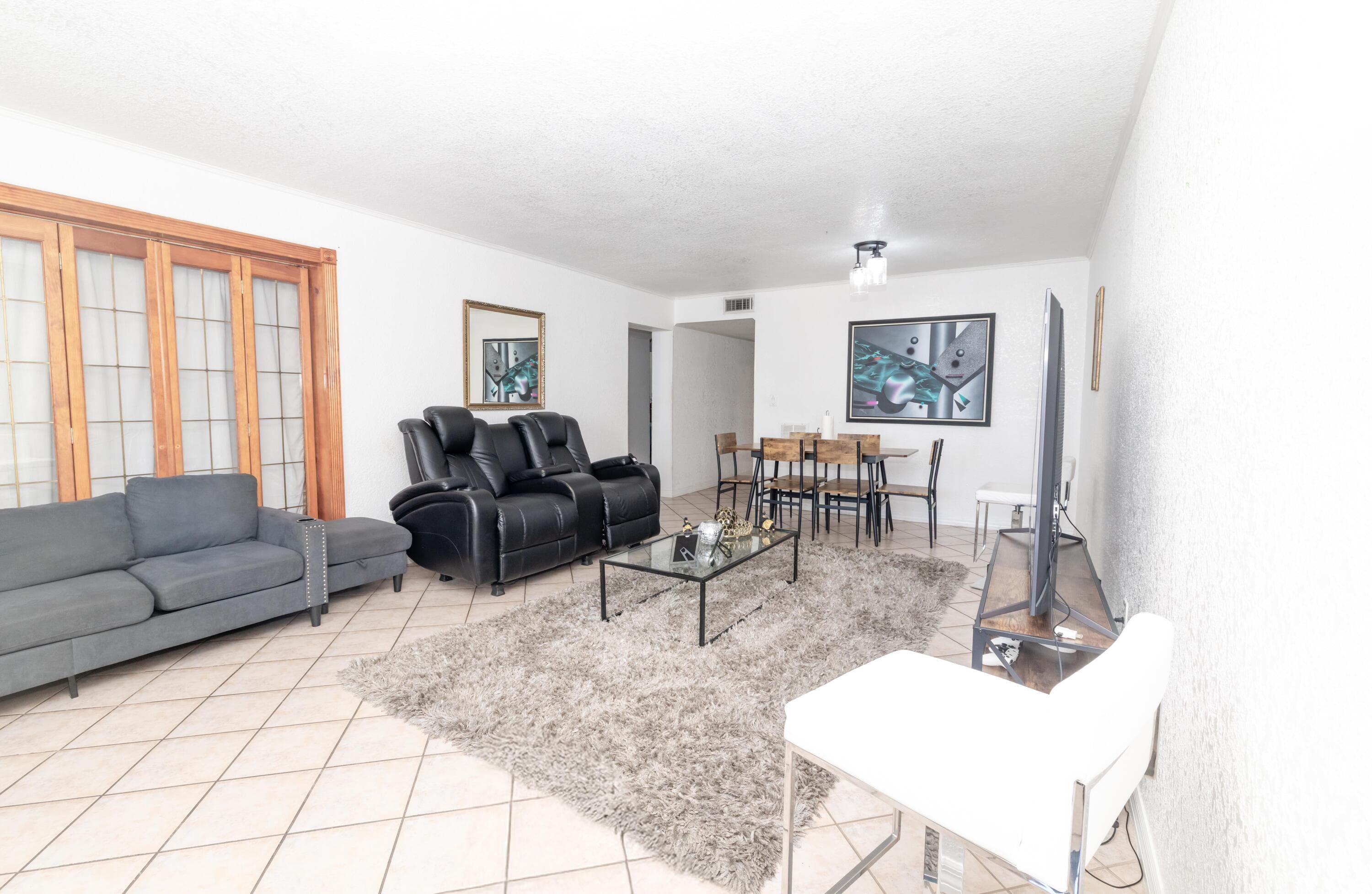 5055 NW 7th Street 610, Miami, FL 33126 — photo 5 of 30