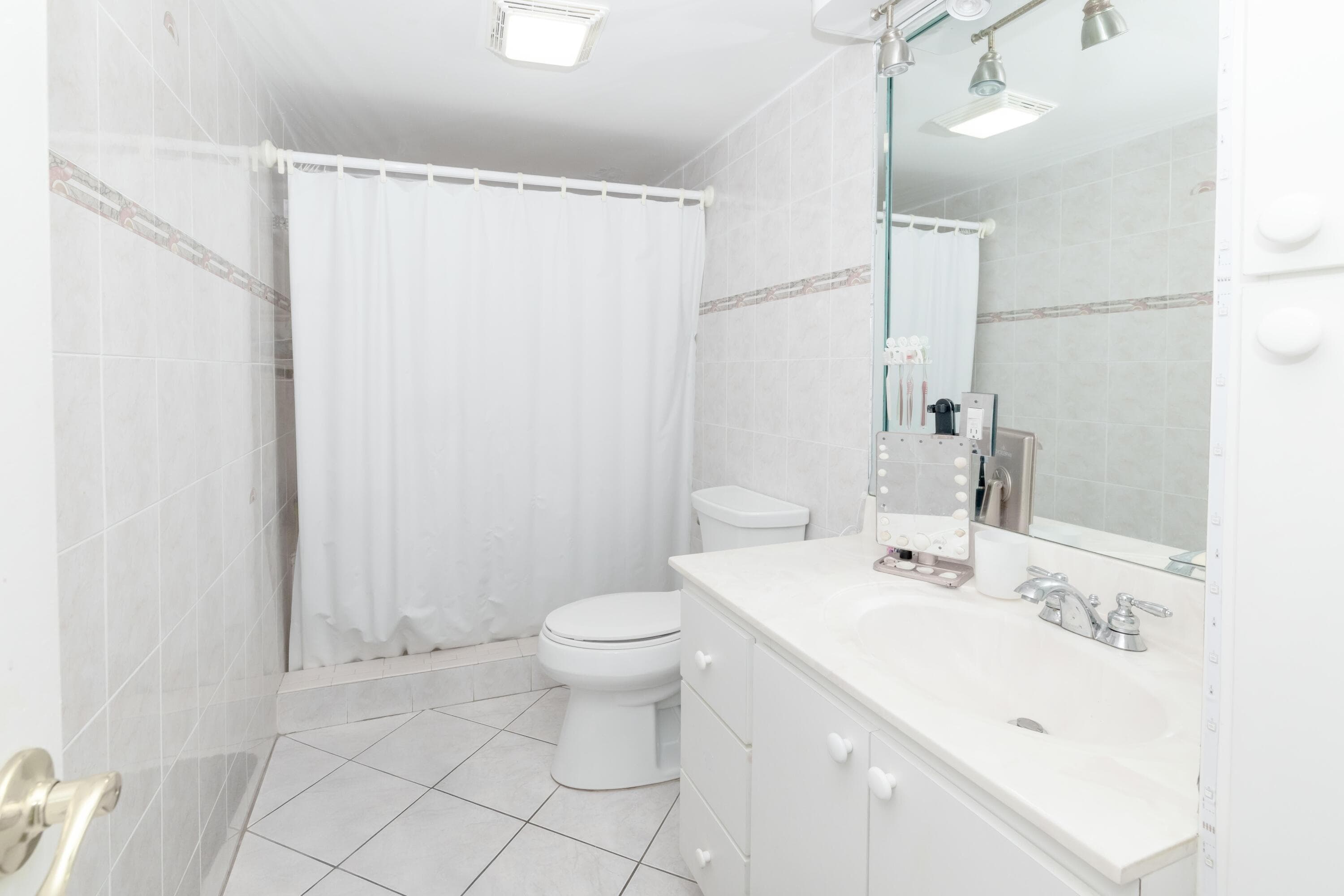 5055 NW 7th Street 610, Miami, FL 33126 — photo 12 of 30