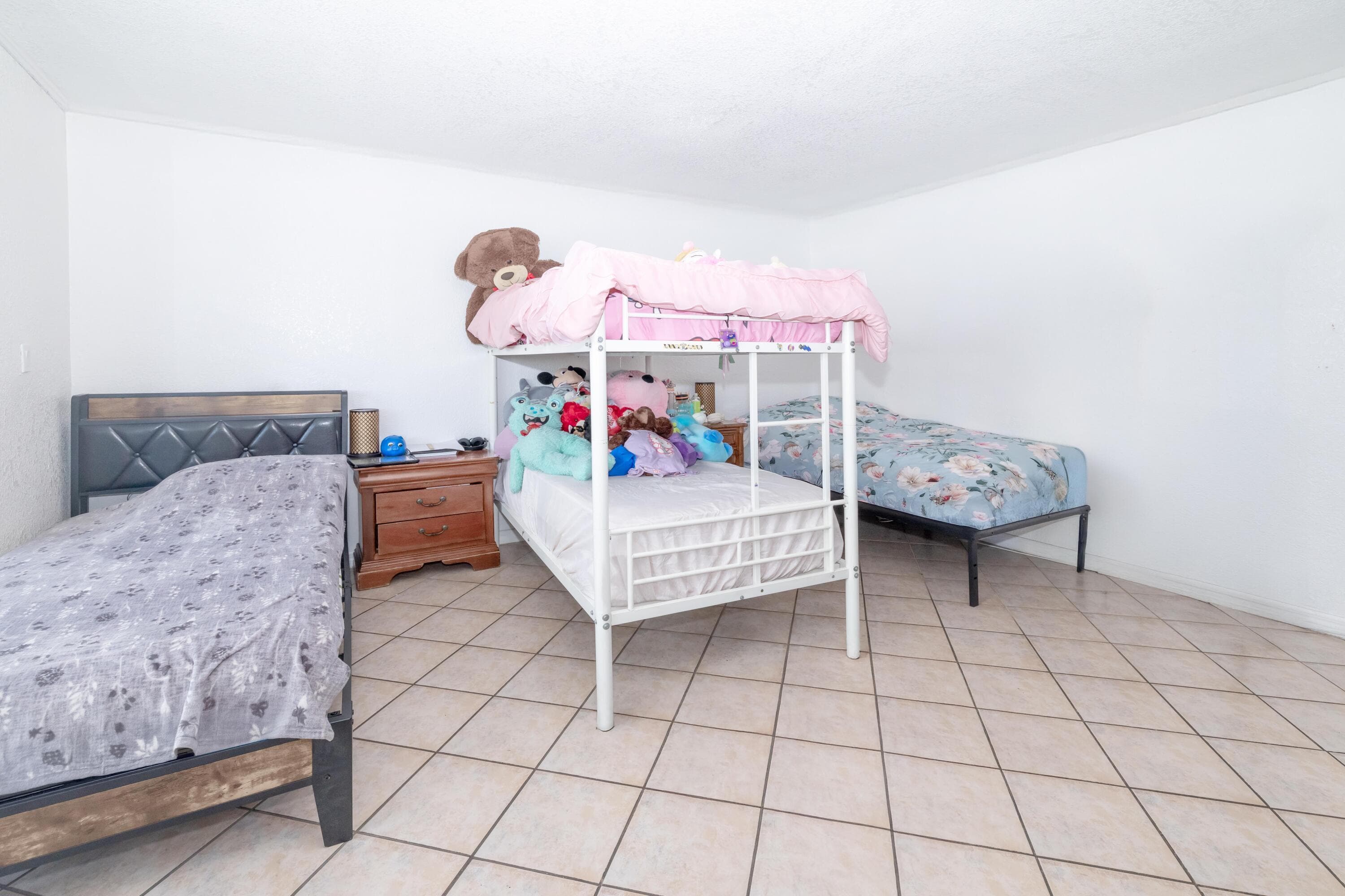 5055 NW 7th Street 610, Miami, FL 33126 — photo 21 of 30