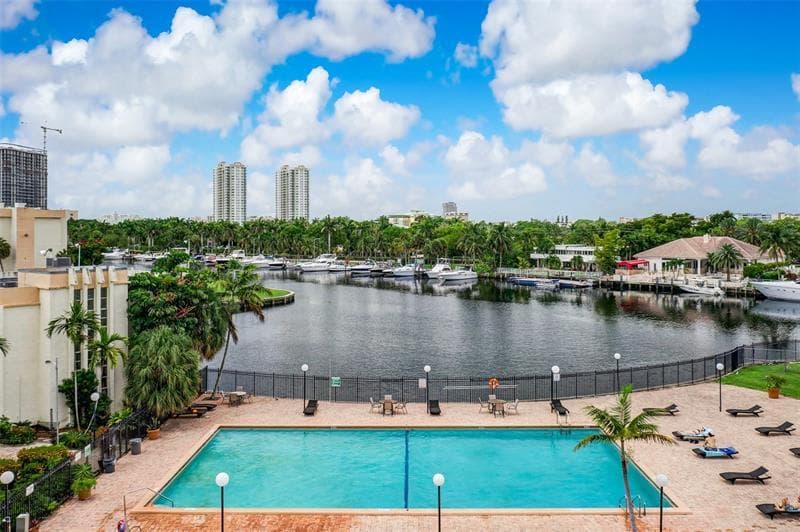 2000 Atlantic Shores Boulevard 306, Hallandale Beach, FL 33009 — photo