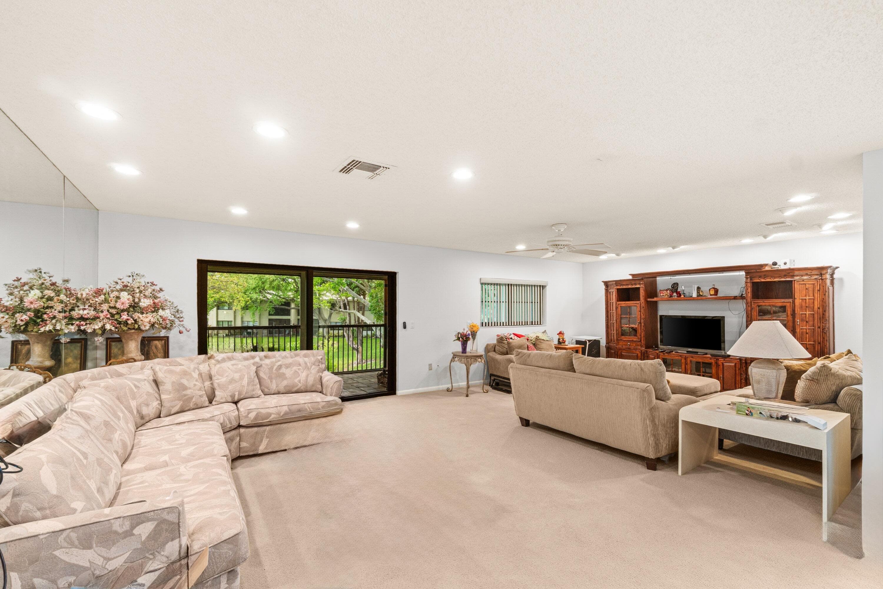 46 Stratford Lane W D, Boynton Beach, FL 33436 — photo 4 of 54