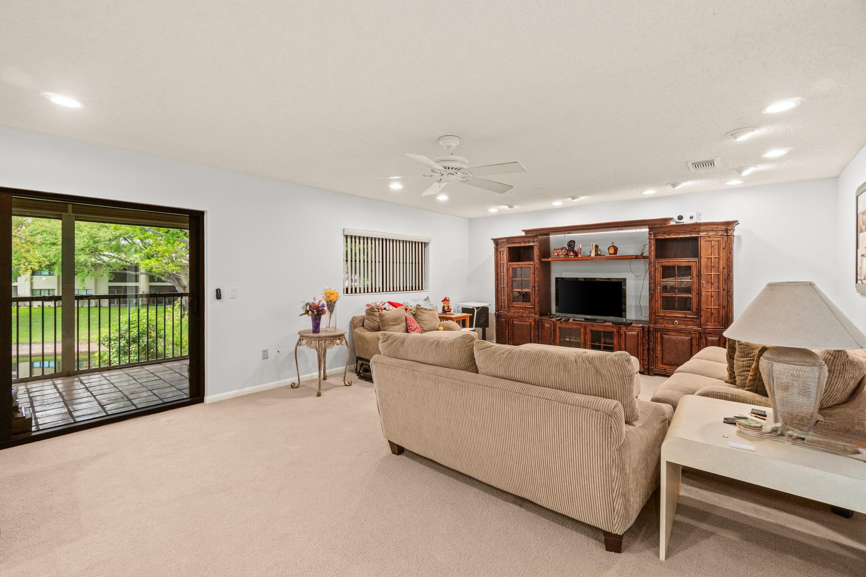 46 Stratford Lane W D, Boynton Beach, FL 33436 — photo 5 of 54