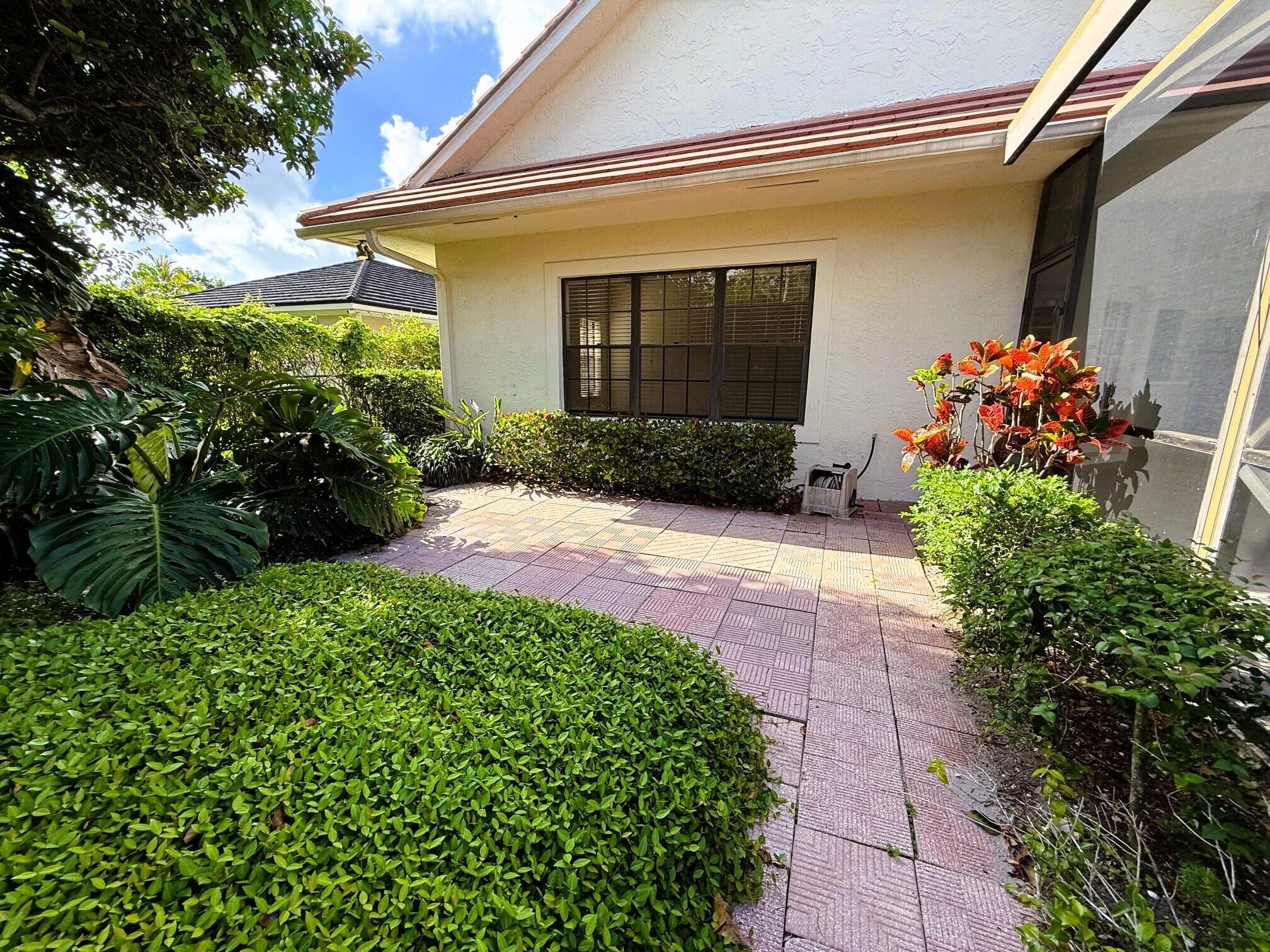 4 Lochwick Road, Palm Beach Gardens, FL 33418 — photo 32 of 35