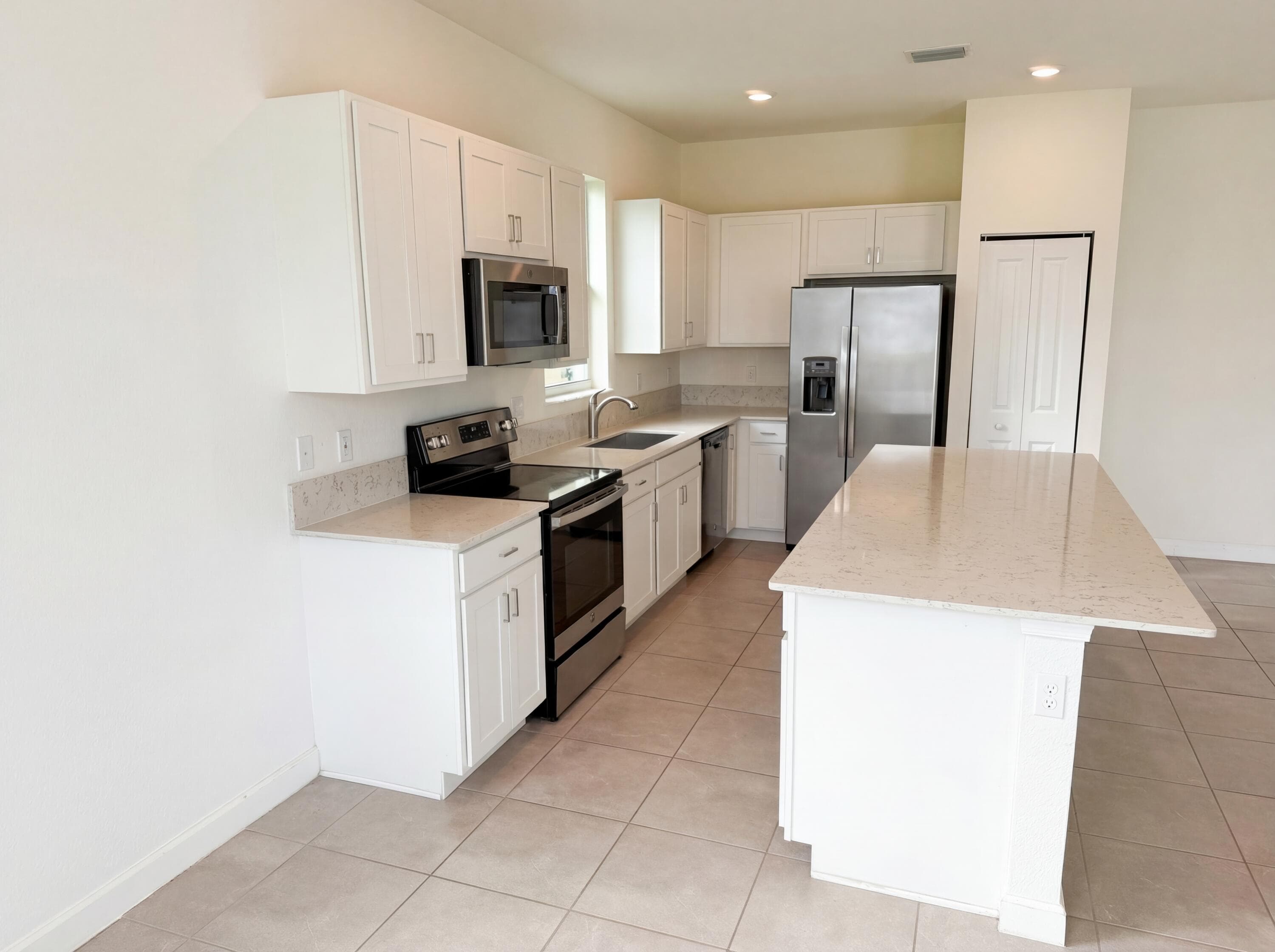 12473 NW Lynch Lane, FL 34987 — photo 2 of 28