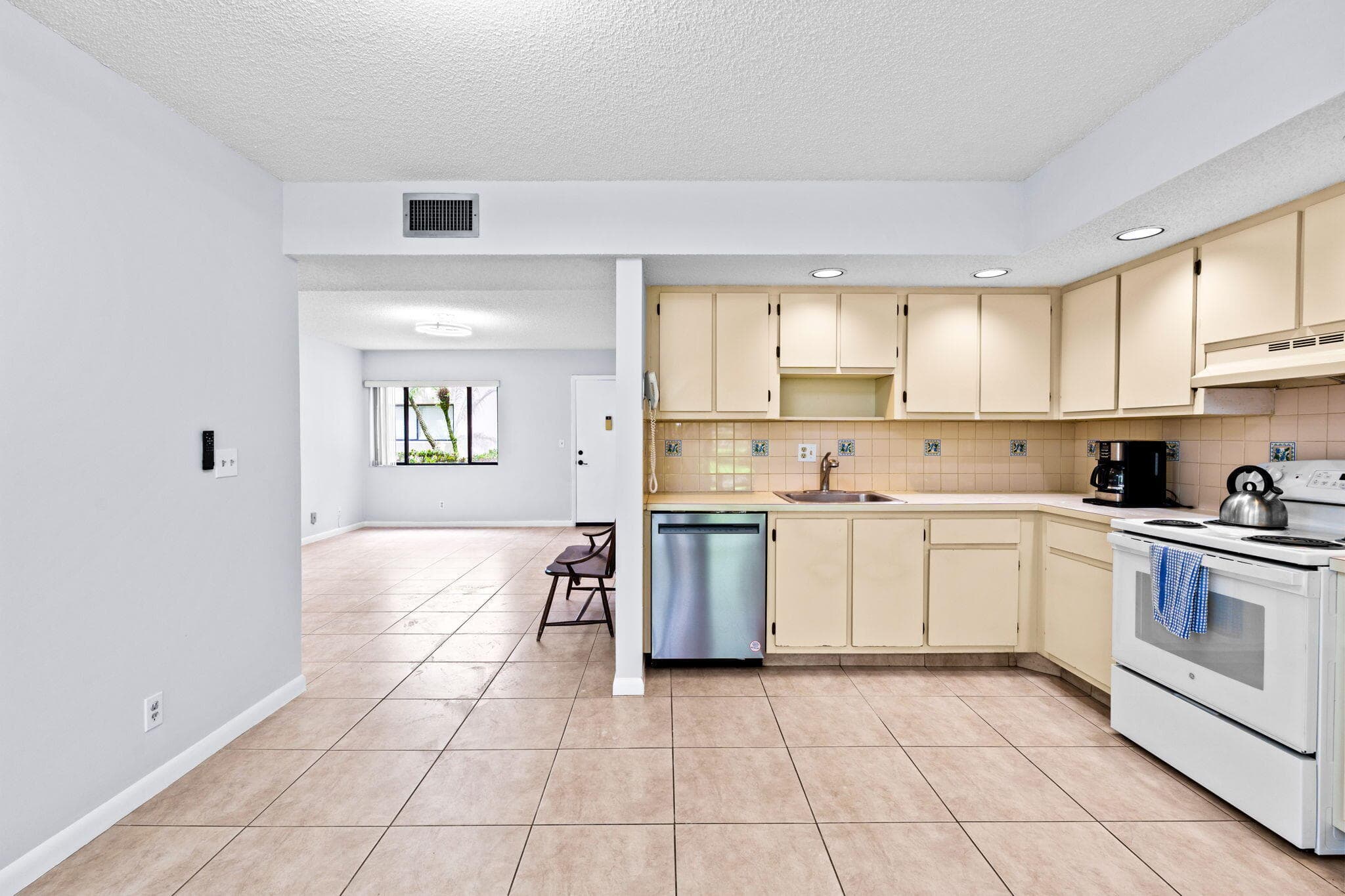 5310 Las Verdes Circle 106, Delray Beach, FL 33484 — photo 21 of 48